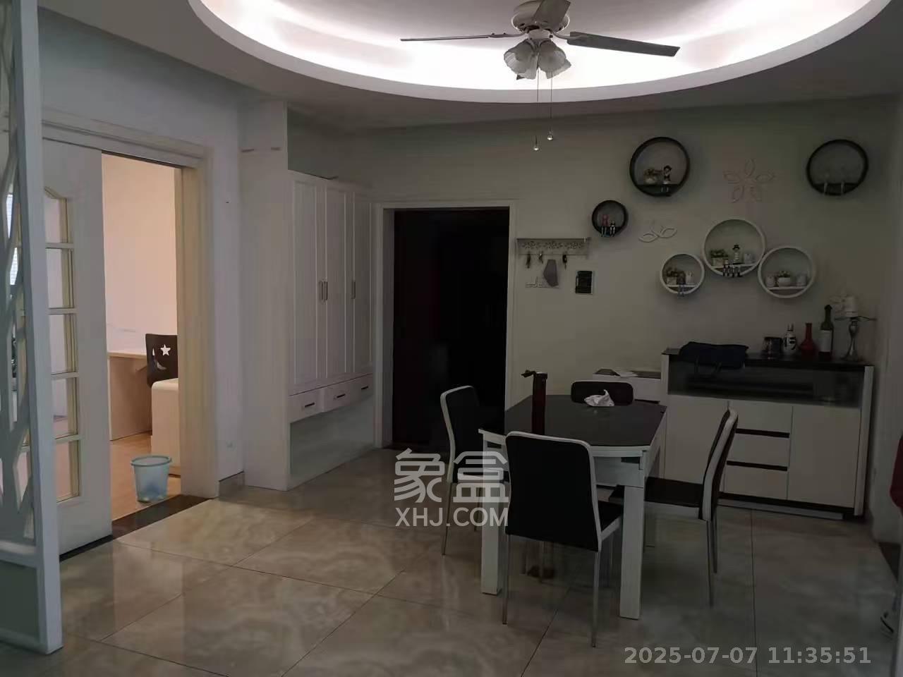 湘府东苑  3室2厅2卫   2900.00元/月室内图