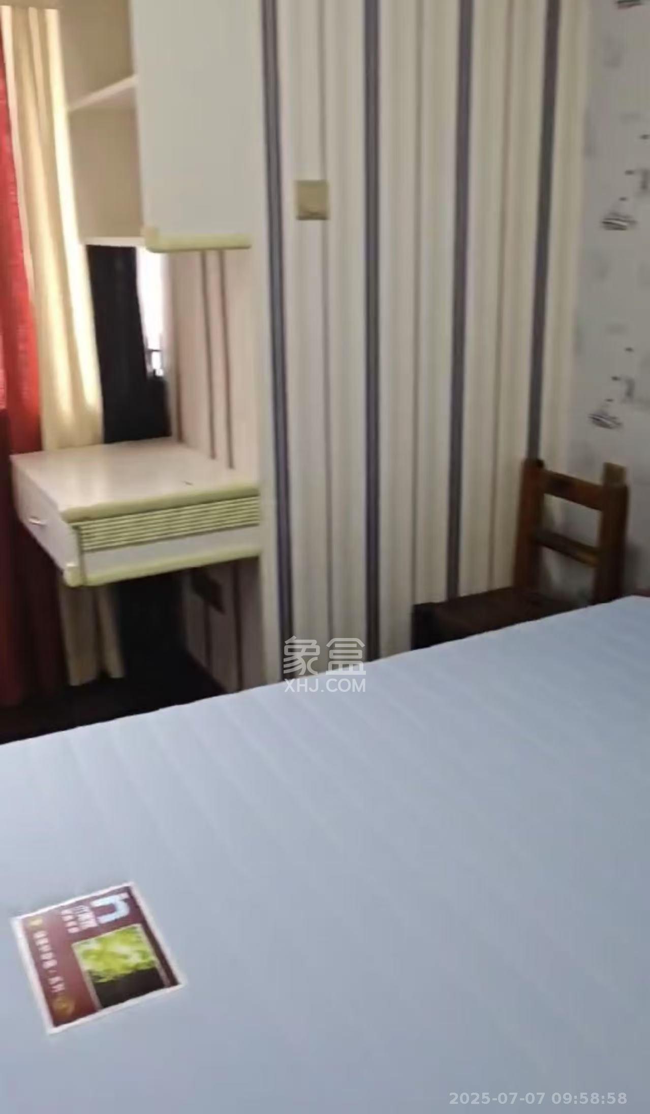 世茂铂翠湾二期  4室2厅2卫   4000.00元/月室内图