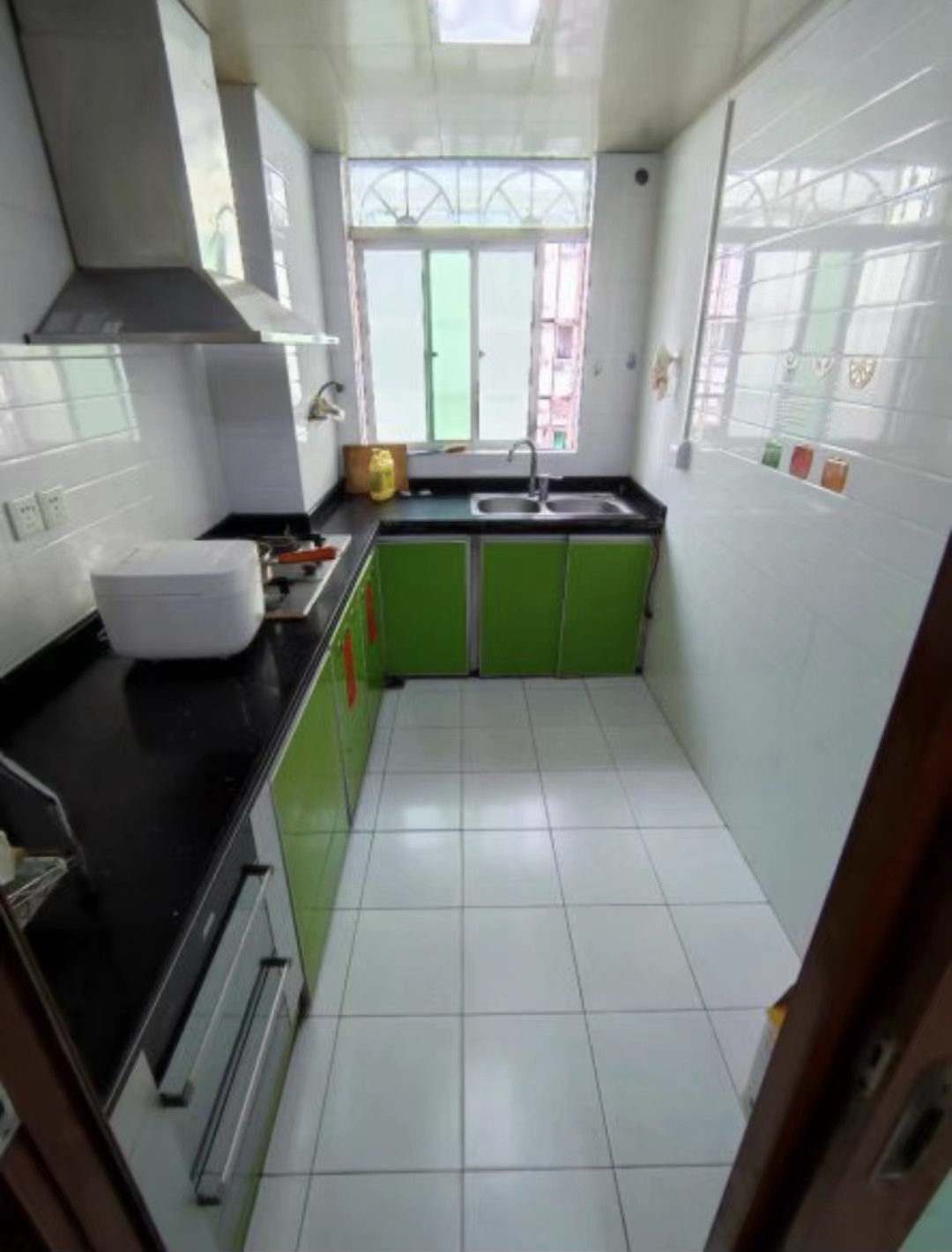 东兴花园 3室2厅2卫 2000.0元/月 东兴花园 3室2厅2卫 2000.0元/月室内图