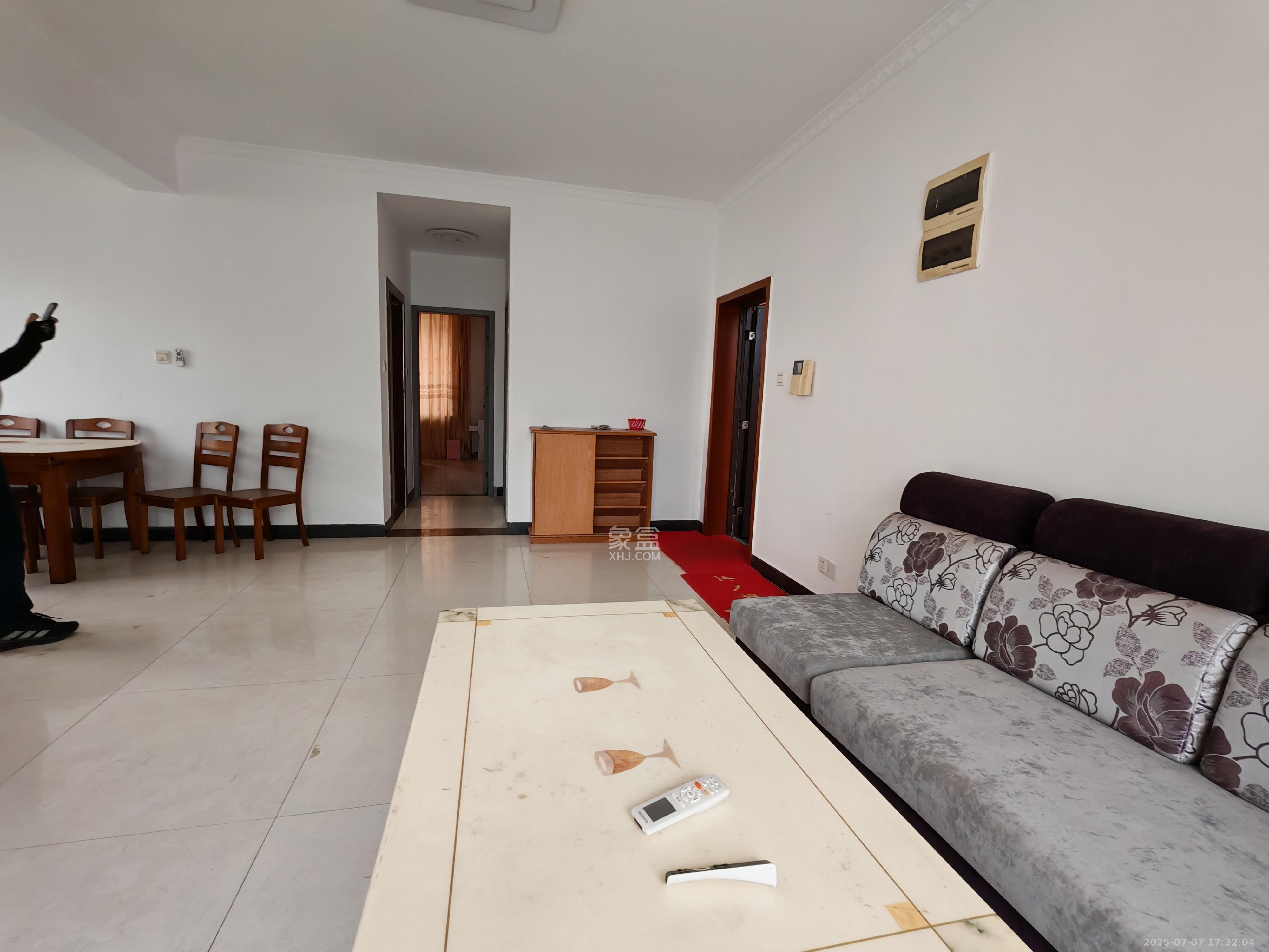 枫华府第  1室0厅0卫    1700.0元/月 枫华府第  1室0厅0卫    1700.0元/月