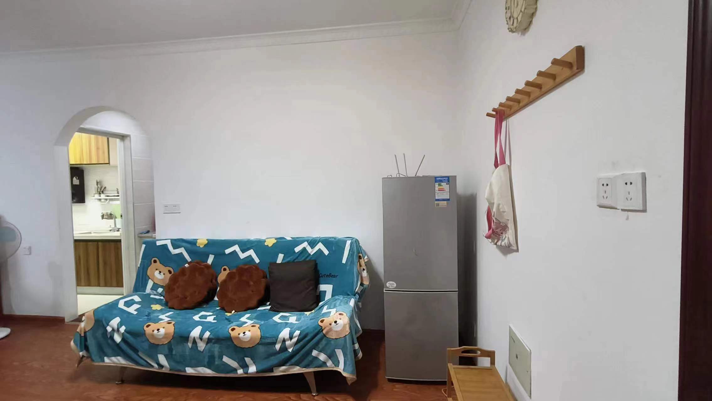 鹏利广场  1室1厅1卫    1000.0元/月 鹏利广场  1室1厅1卫    1000.0元/月室内图