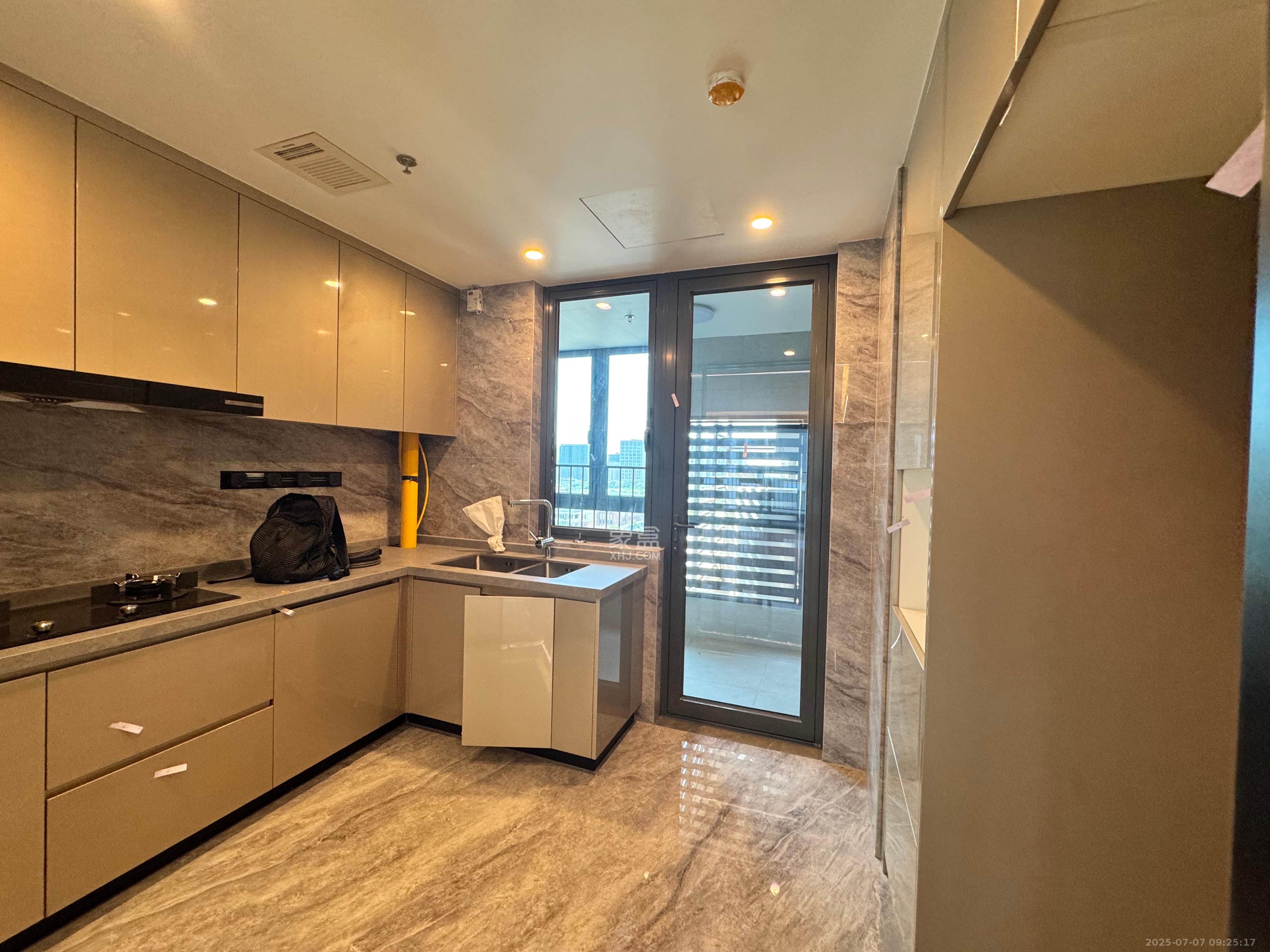 旭辉铂悦湘江 4室2厅3卫 12000.0元/月 旭辉铂悦湘江 4室2厅3卫 12000.0元/月室内图