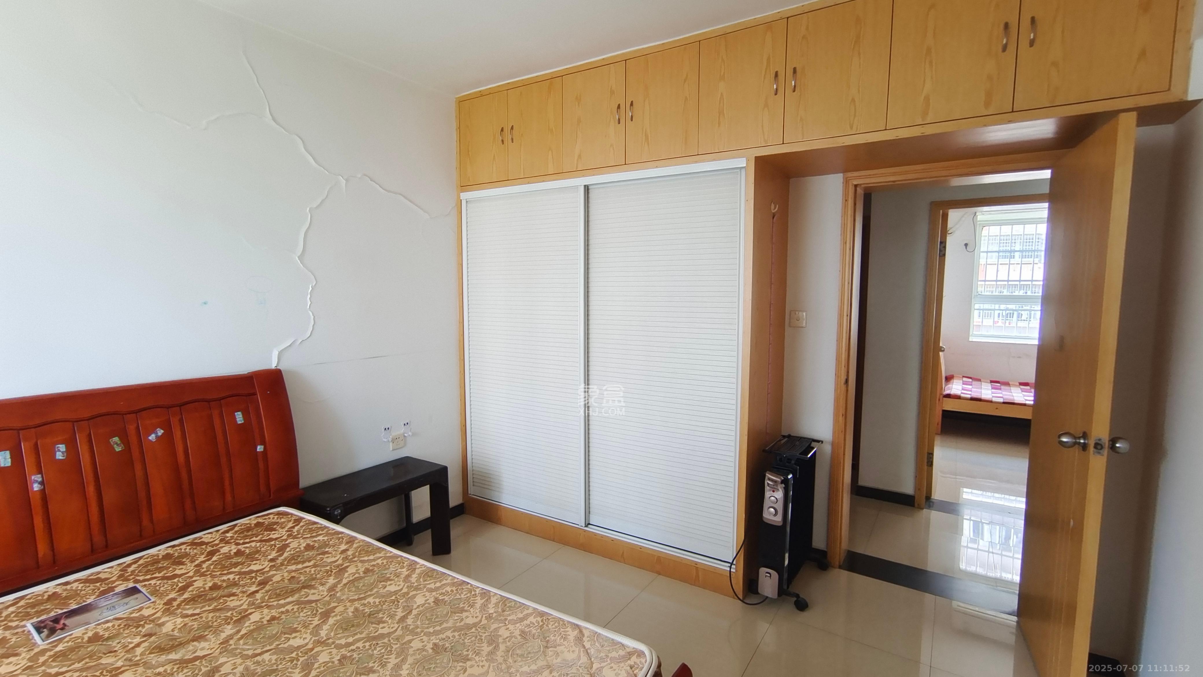润芳园  3室2厅1卫   2100.00元/月室内图