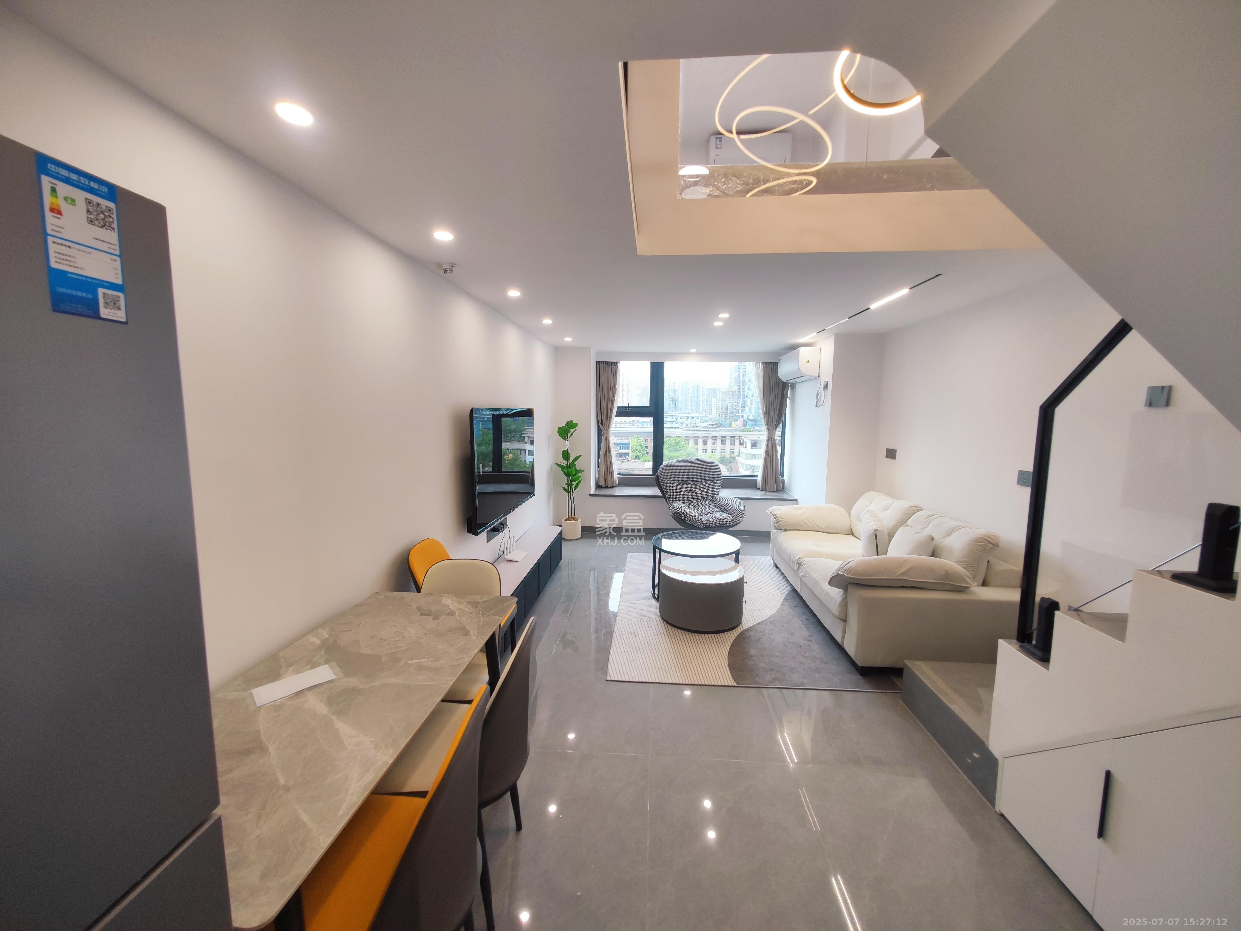 建发养云  2室1厅1卫   2700.00元/月室内图