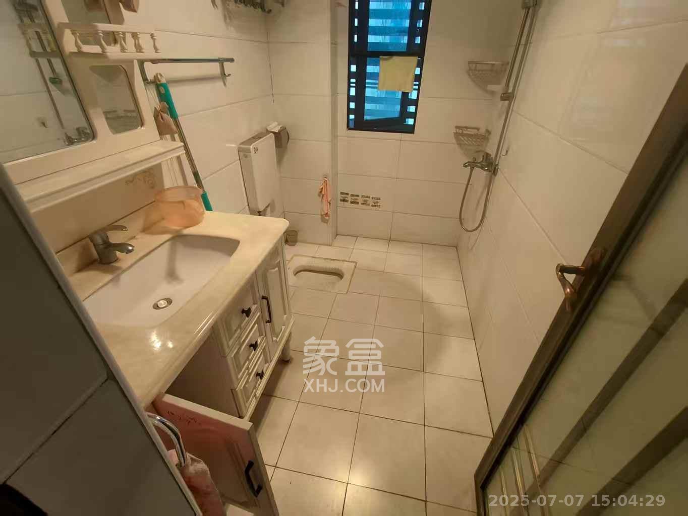 星湖湾一期高层  3室2厅2卫   2800.00元/月
