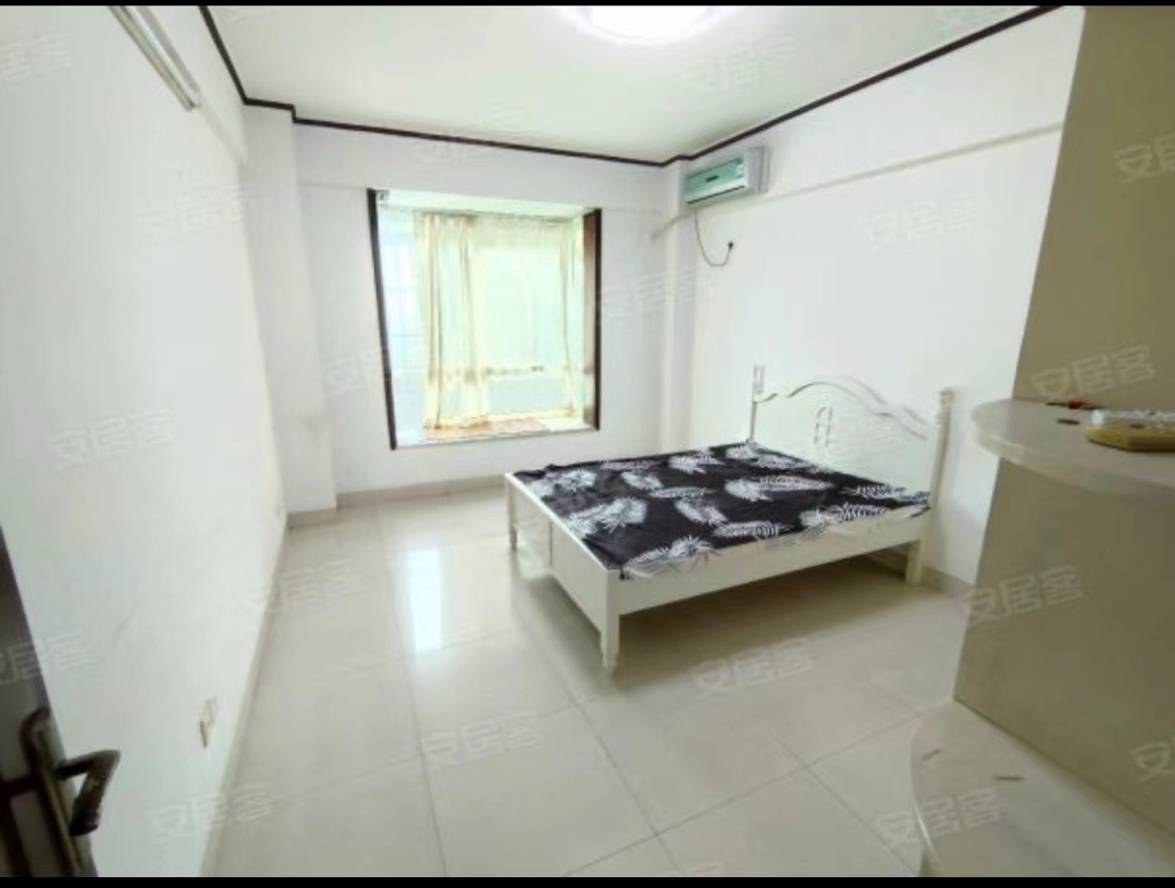 东兴花园 3室2厅2卫 2000.0元/月 东兴花园 3室2厅2卫 2000.0元/月室内图