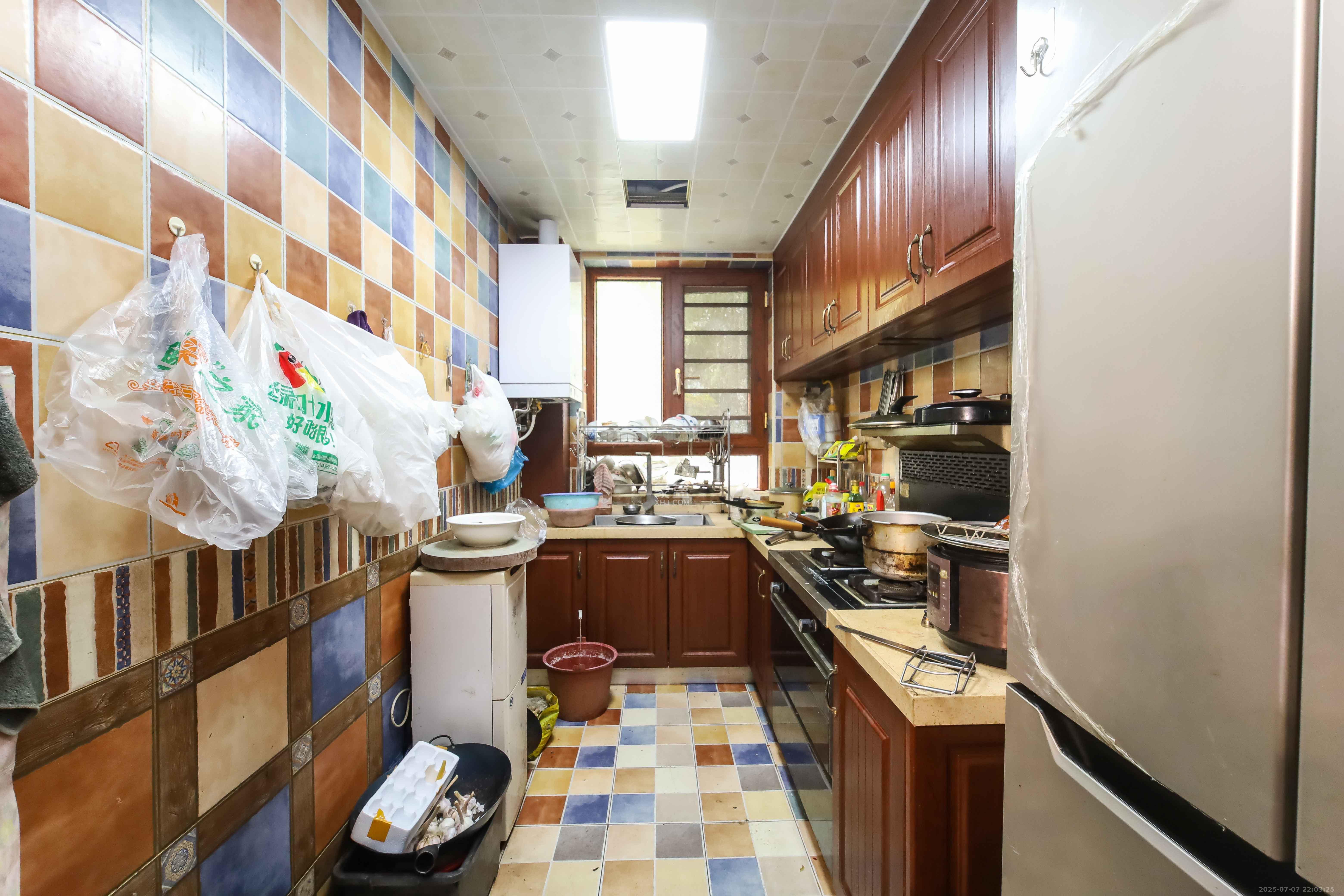 德政园  3室2厅2卫    89.8万 德政园  3室2厅2卫    89.8万厨房