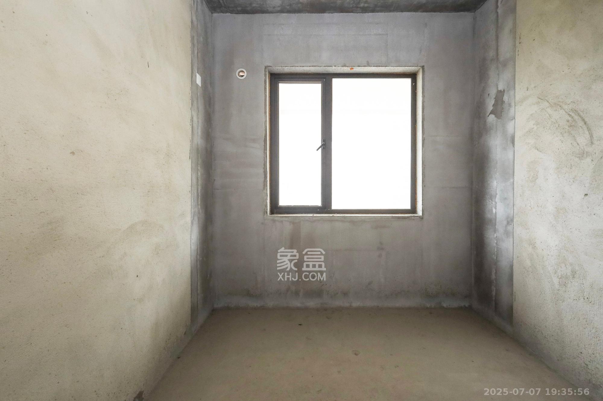 帝辰金缇水郡 3室2厅2卫 55.0万 帝辰金缇水郡 3室2厅2卫 55.0万卧室