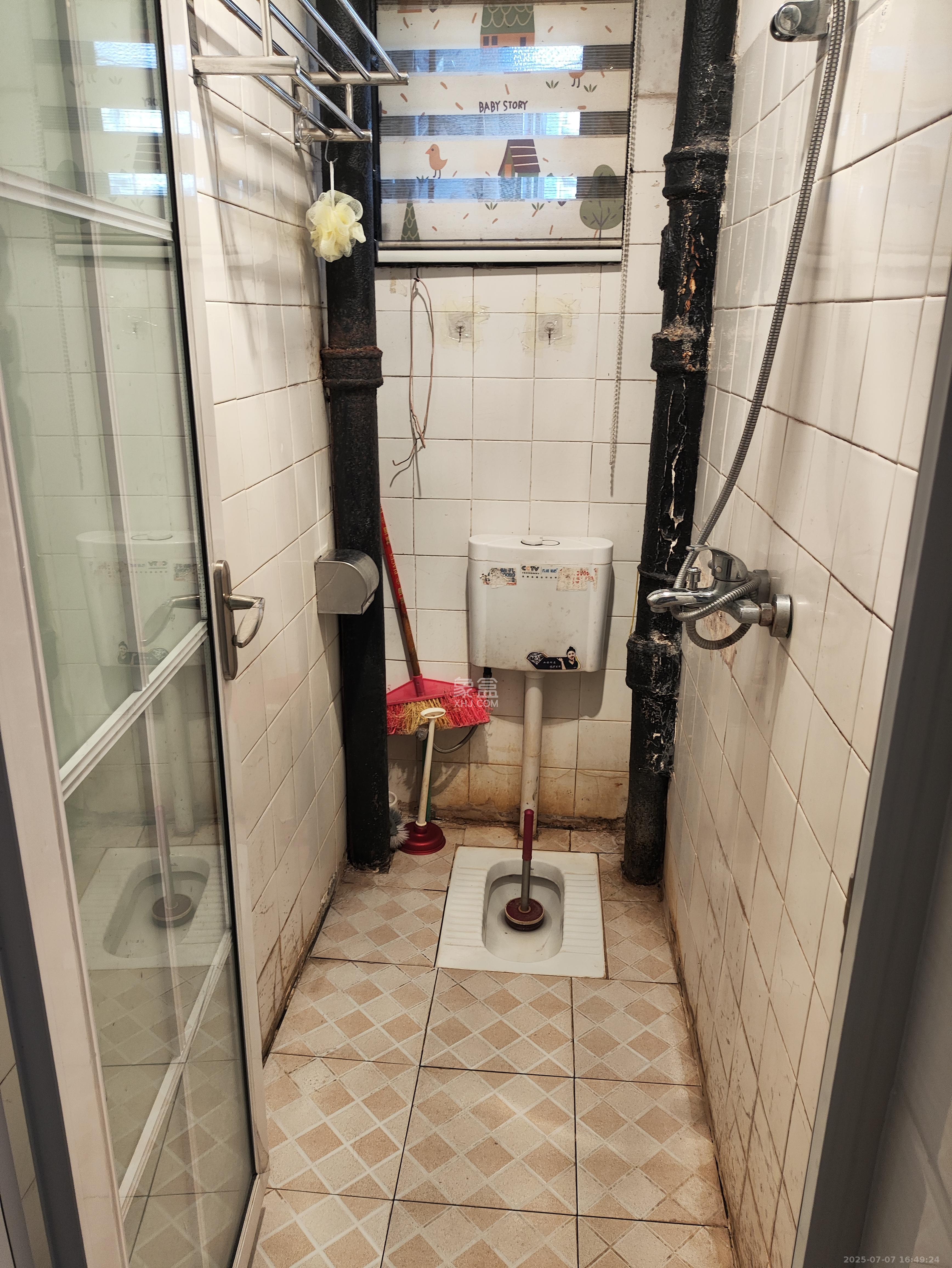 芙蓉路社区中山宿舍  2室1厅1卫    2100.0元/月 芙蓉路社区中山宿舍  2室1厅1卫    2100.0元/月室内图