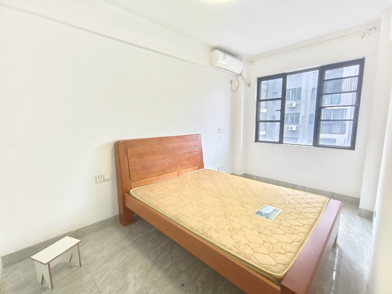 景山花园  2室2厅1卫   1800.00元/月室内图