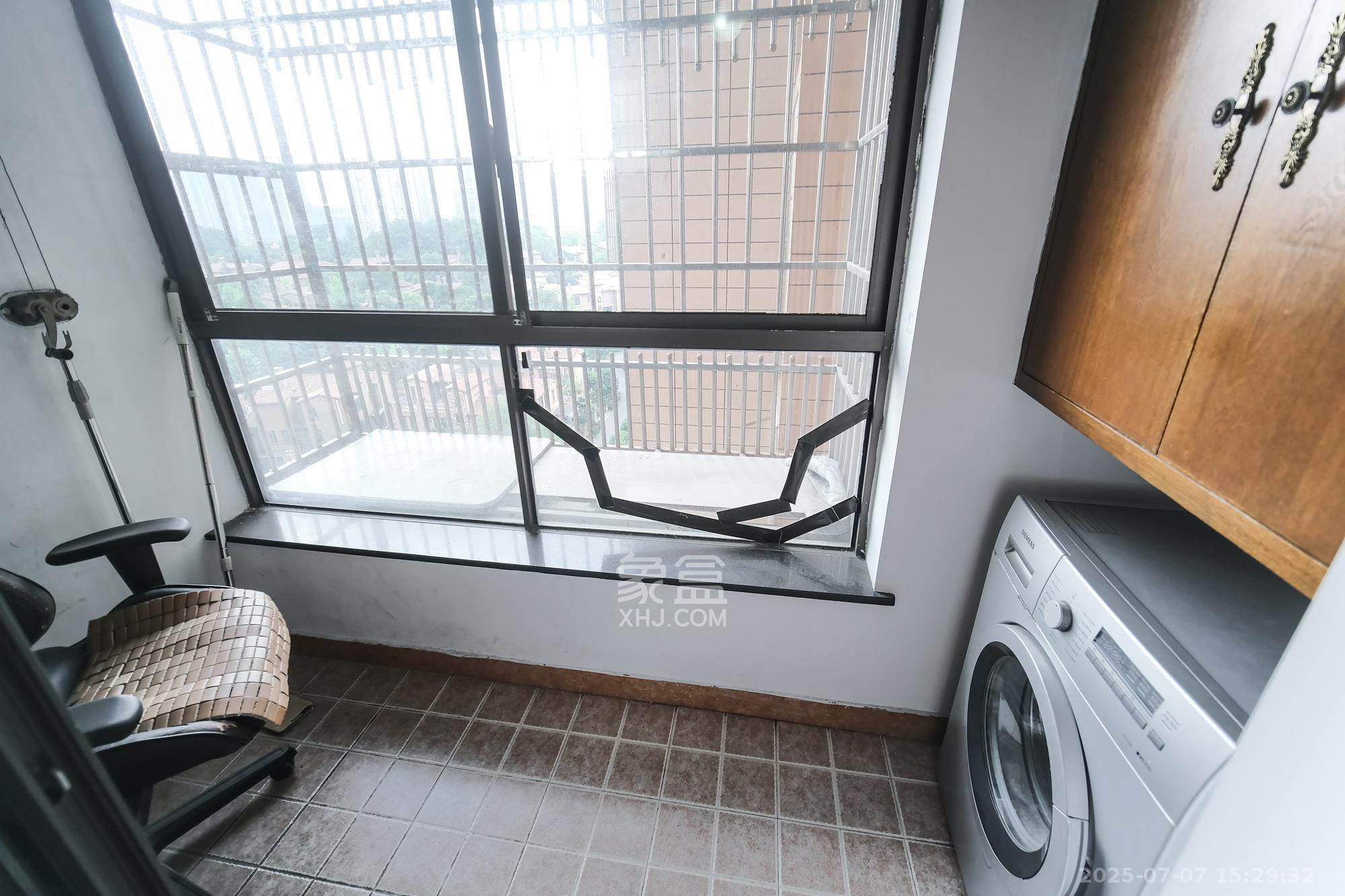 好望谷  3室2厅2卫    70.8万阳台