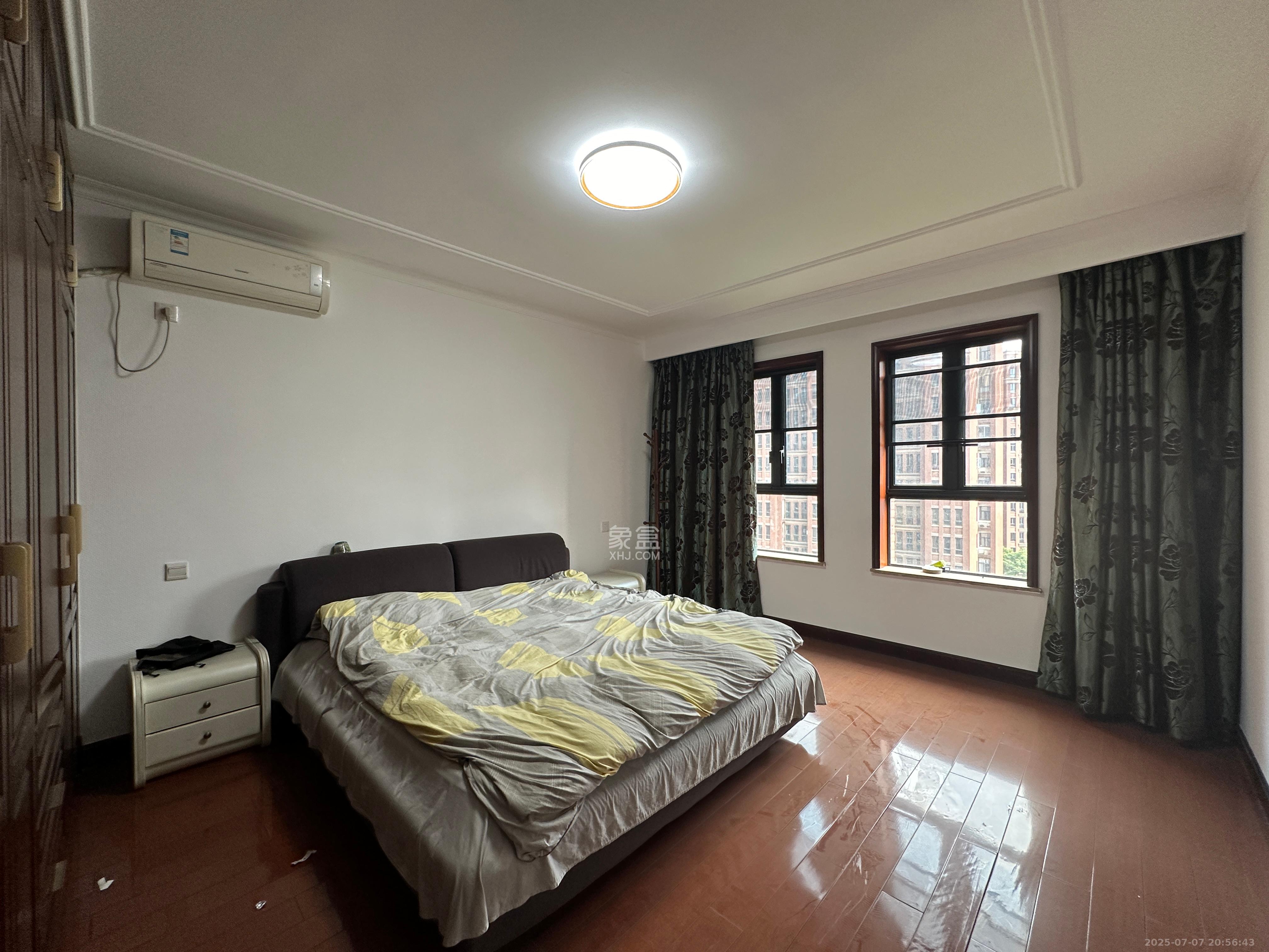 中隆国际御玺  4室2厅3卫    5200.0元/月室内图