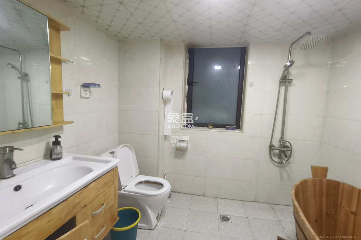 保利麓谷林语E区 1室2厅2卫 3600.0元/月 保利麓谷林语E区 1室2厅2卫 3600.0元/月室内图