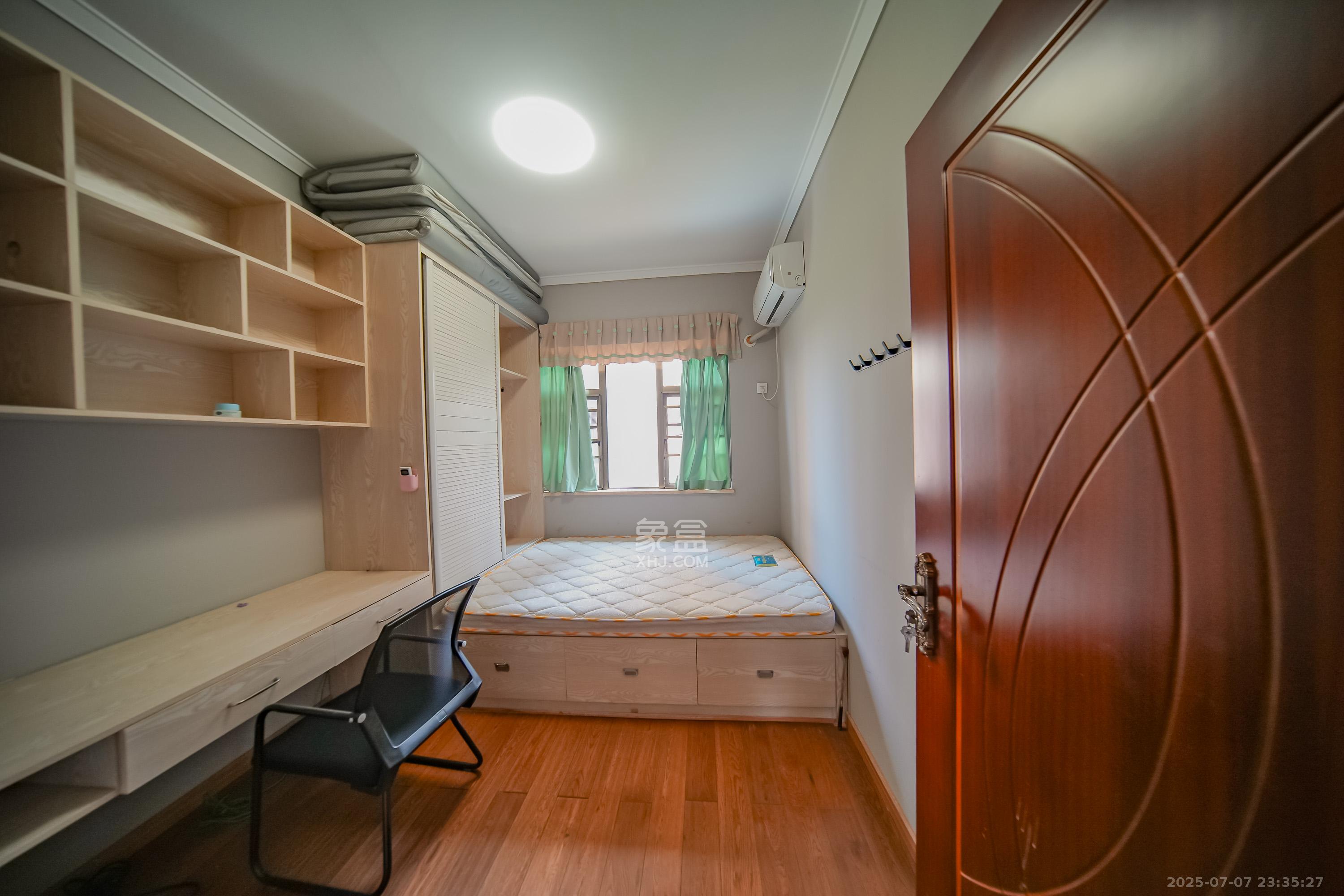 江山帝景哈佛 4室2厅2卫 124.0万 江山帝景哈佛 4室2厅2卫 124.0万卧室