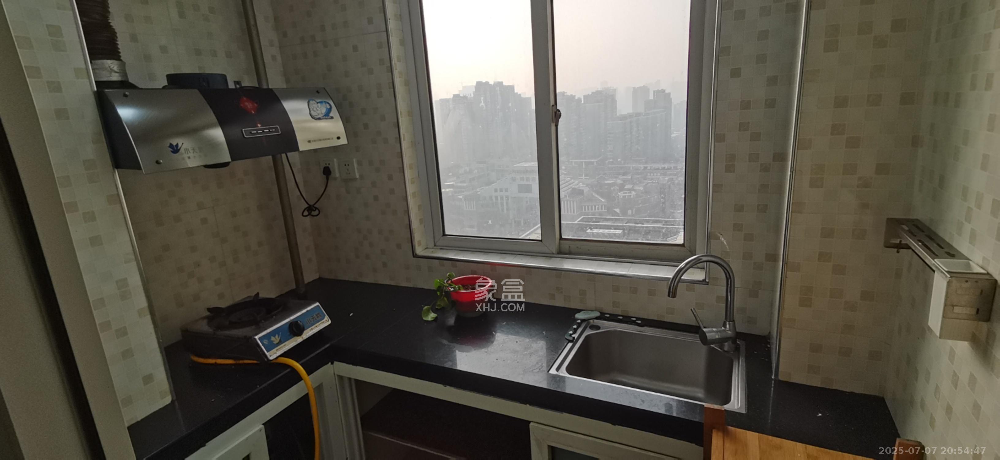 汇都公寓  1室1厅1卫    1600.0元/月室内图