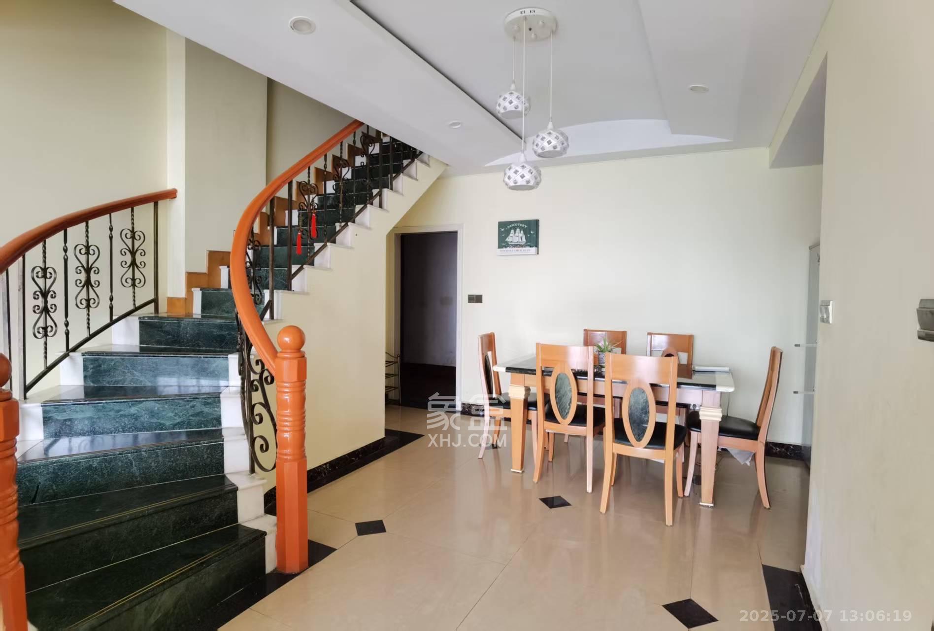 中国人民财产股份公司宿舍(人民保险公司宿舍) 3室1厅2卫 2600.0元/月 中国人民财产股份公司宿舍(人民保险公司宿舍) 3室1厅2卫 2600.0元/月室内图