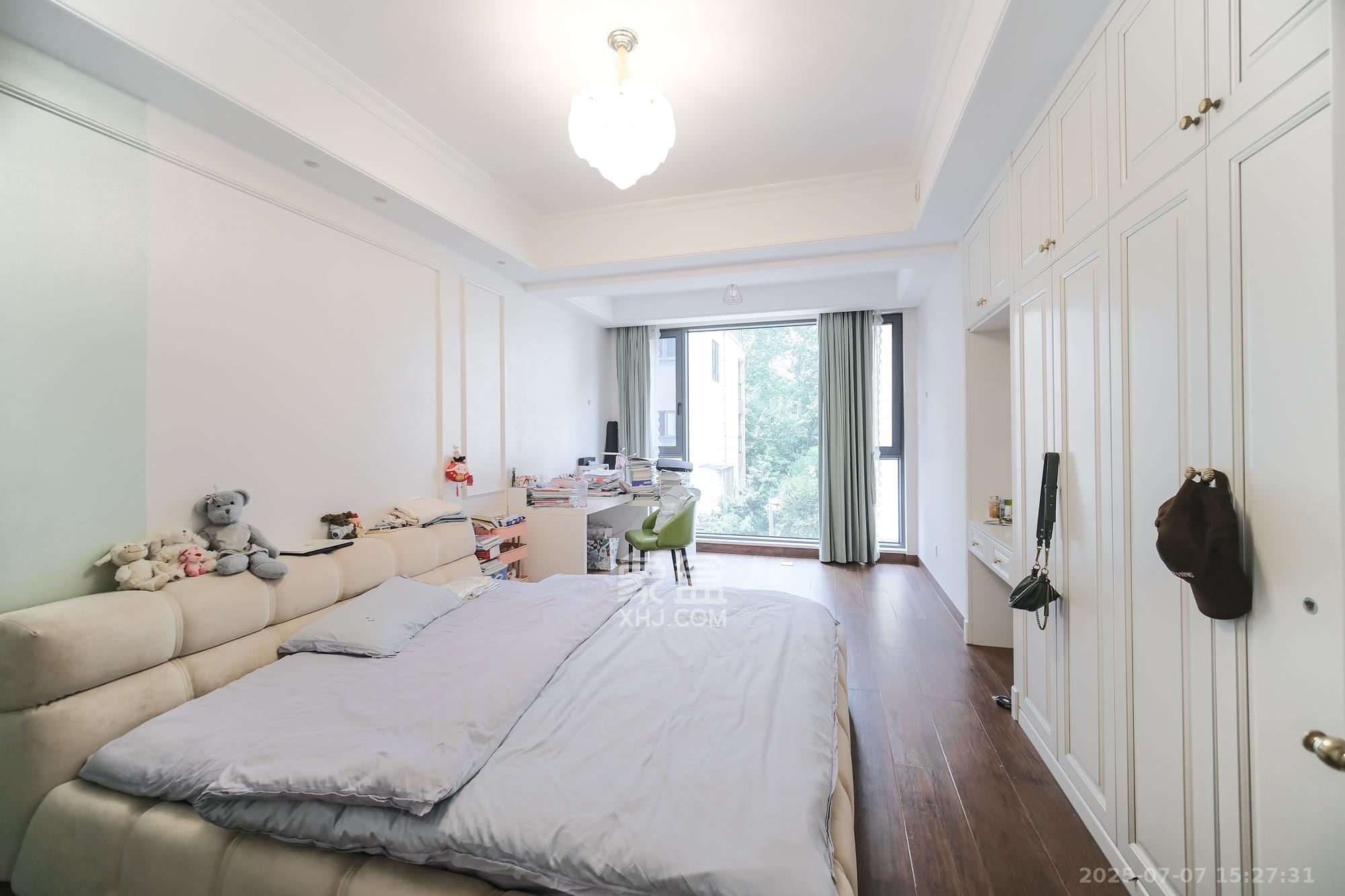 碧桂园翘楚棠  5室2厅3卫    450.0万 碧桂园翘楚棠  5室2厅3卫    450.0万卧室