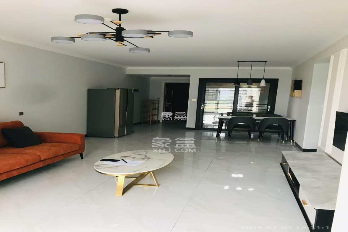 卓越浅水湾  3室2厅2卫    3200.0元/月 卓越浅水湾  3室2厅2卫    3200.0元/月室内图