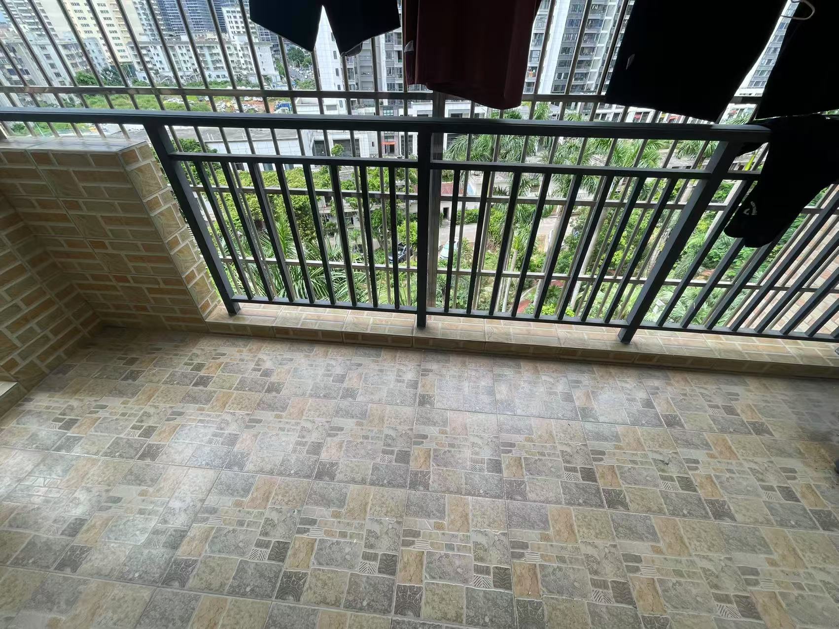 现代花园三期 4室2厅2卫 197.0万 现代花园三期 4室2厅2卫 197.0万室内图