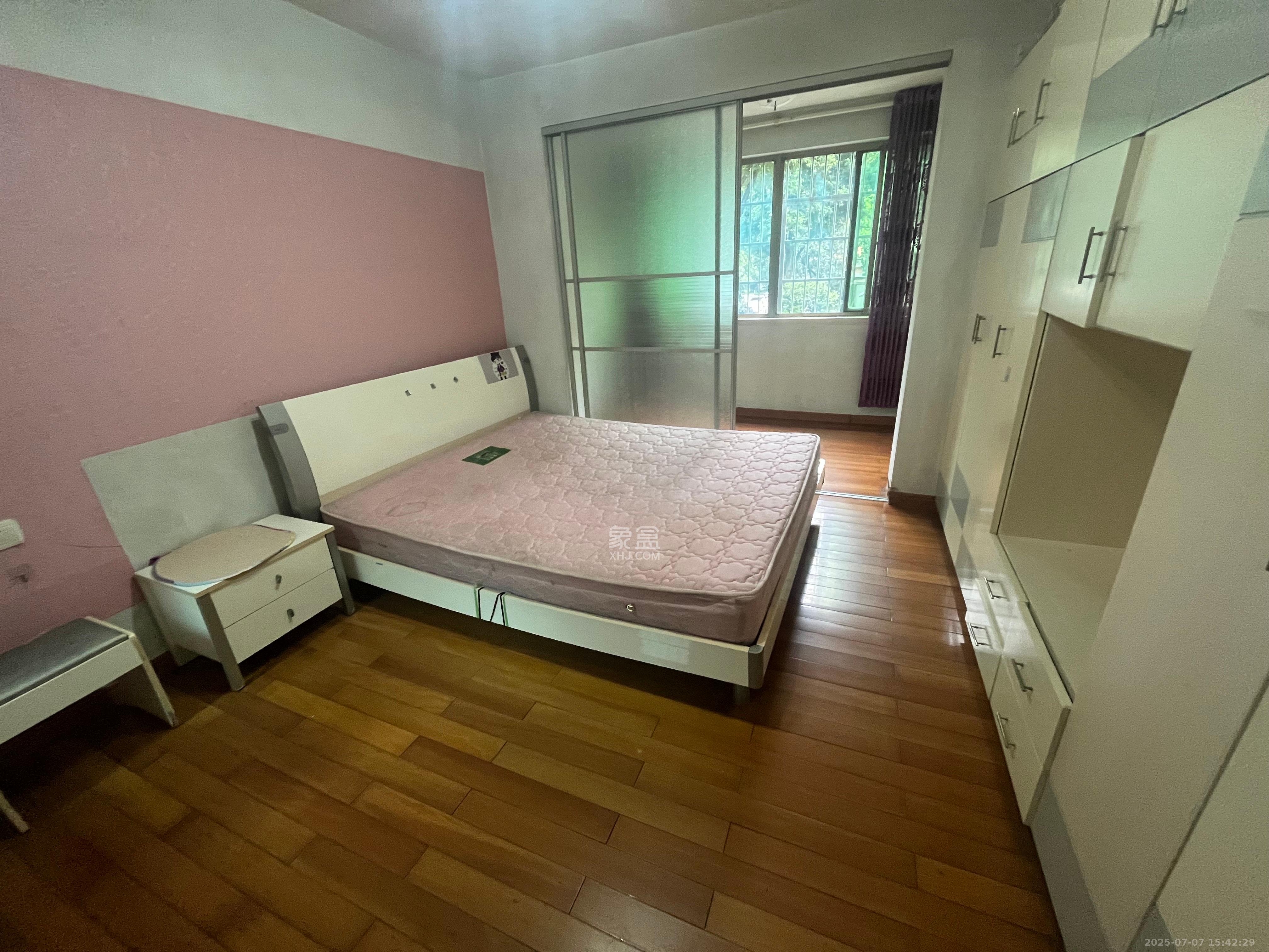 阳明山庄  3室2厅1卫   2300.00元/月室内图