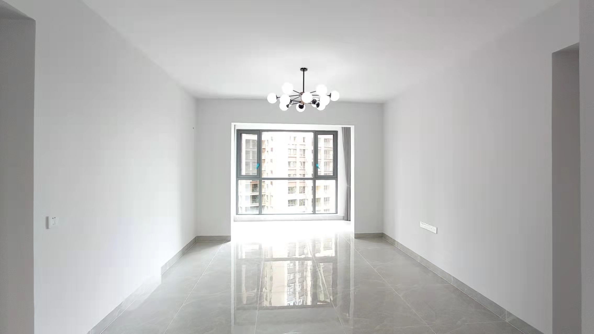 恩祥新城 5室2厅2卫 5000.0元/月 恩祥新城 5室2厅2卫 5000.0元/月室内图