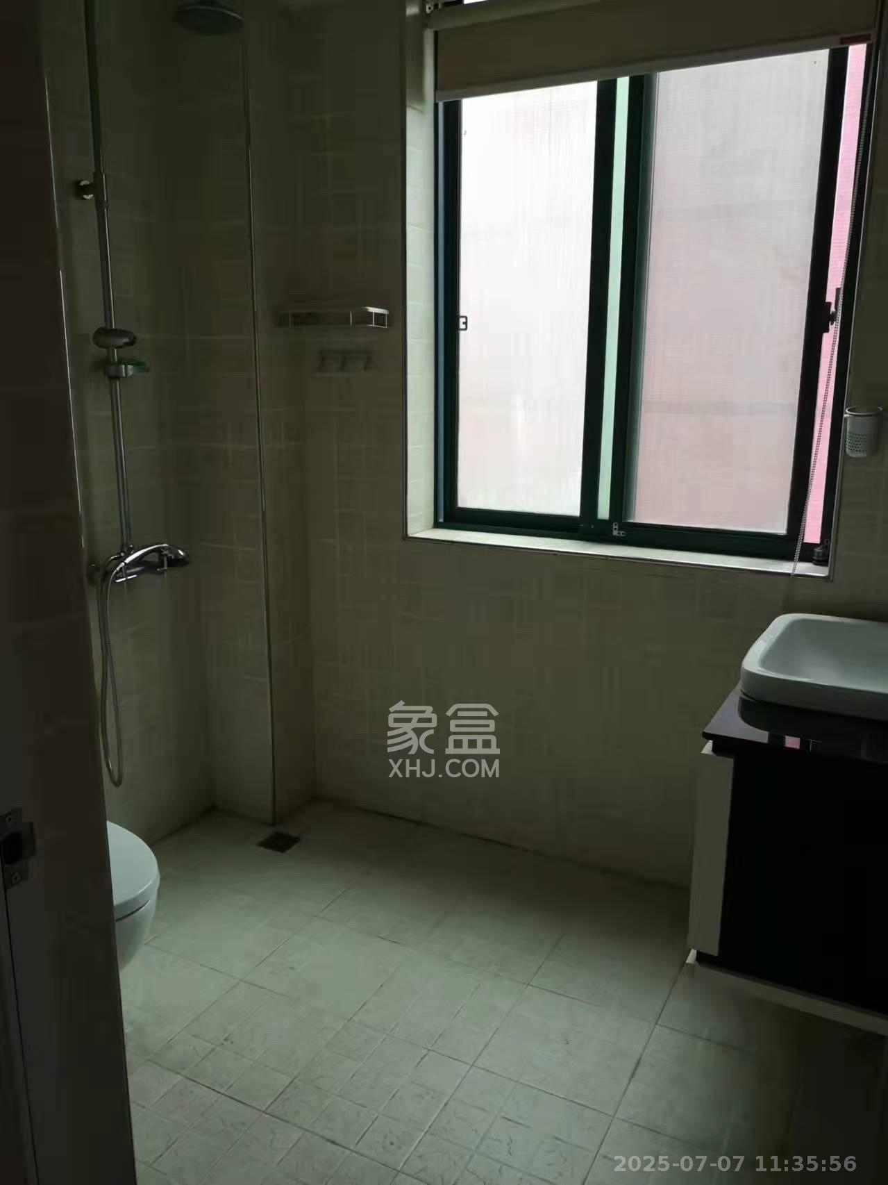 湘府东苑  3室2厅2卫   2900.00元/月室内图
