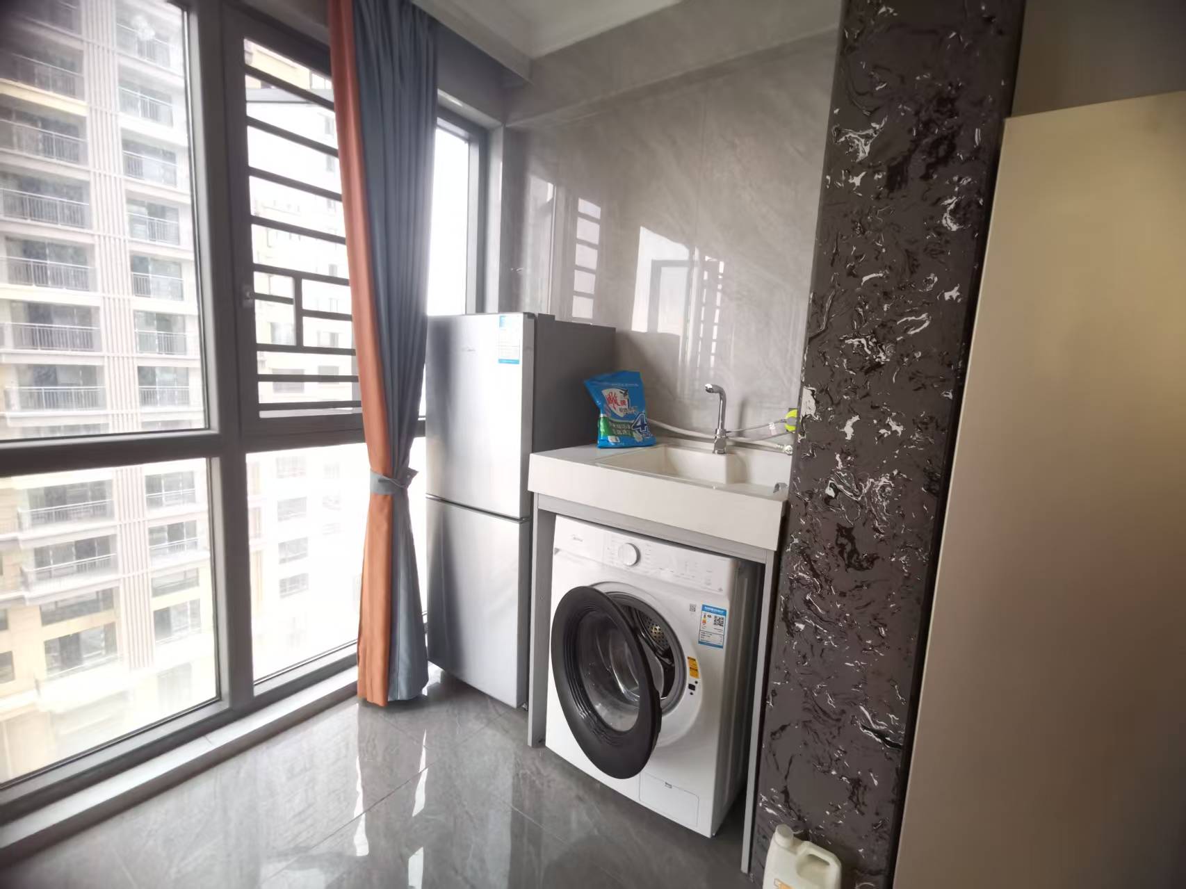 北建理想城 4室2厅1卫 2000.0元/月 北建理想城 4室2厅1卫 2000.0元/月室内图