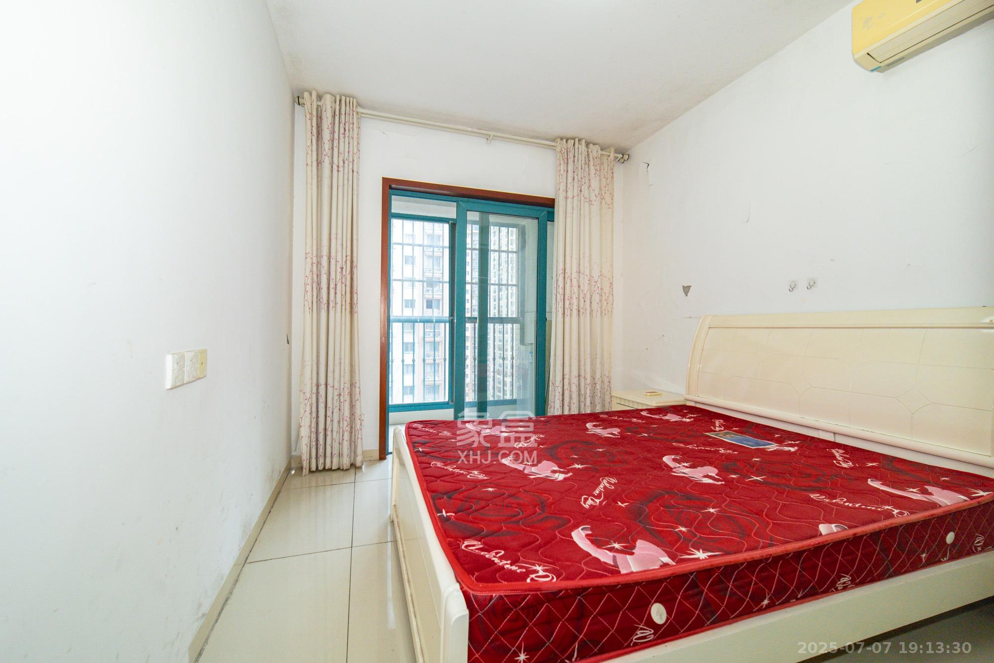 蝴蝶谷 1室1厅1卫 28.0万 蝴蝶谷 1室1厅1卫 28.0万卧室