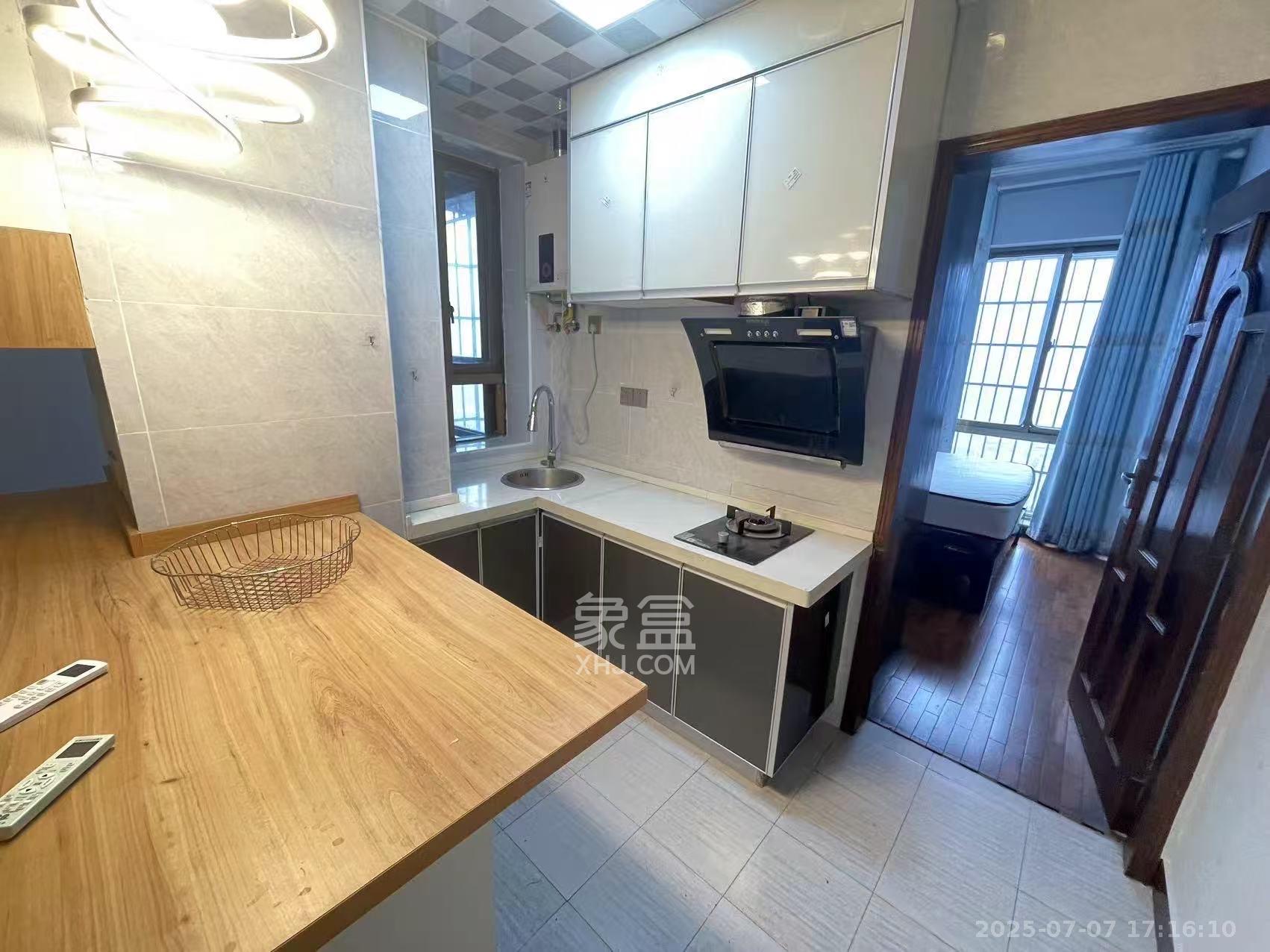 欧陆经典  1室1厅1卫   2200.00元/月室内图