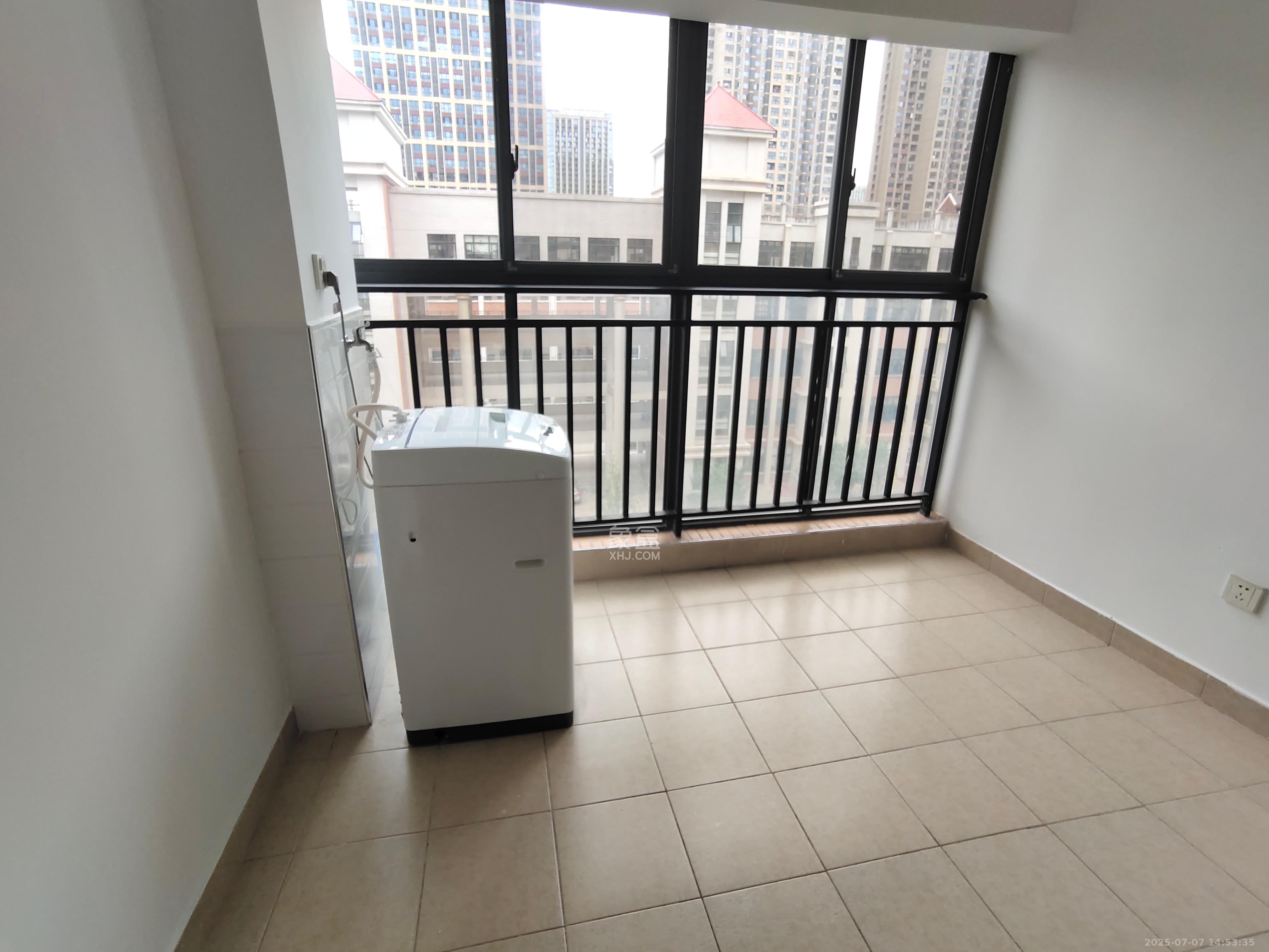 中城丽景香山园  3室2厅2卫   3100.00元/月室内图