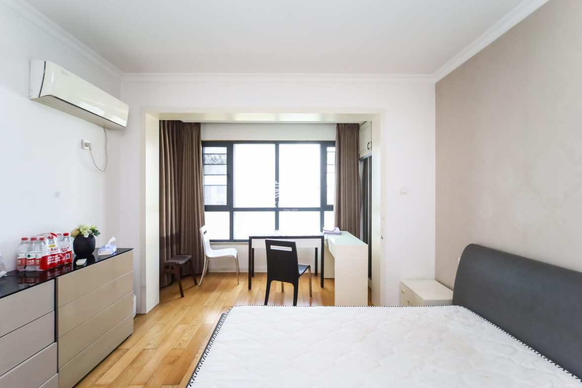 天平公寓(芙蓉区高级人民法院老宿舍)  3室2厅2卫    115.0万 天平公寓(芙蓉区高级人民法院老宿舍)  3室2厅2卫    115.0万卧室