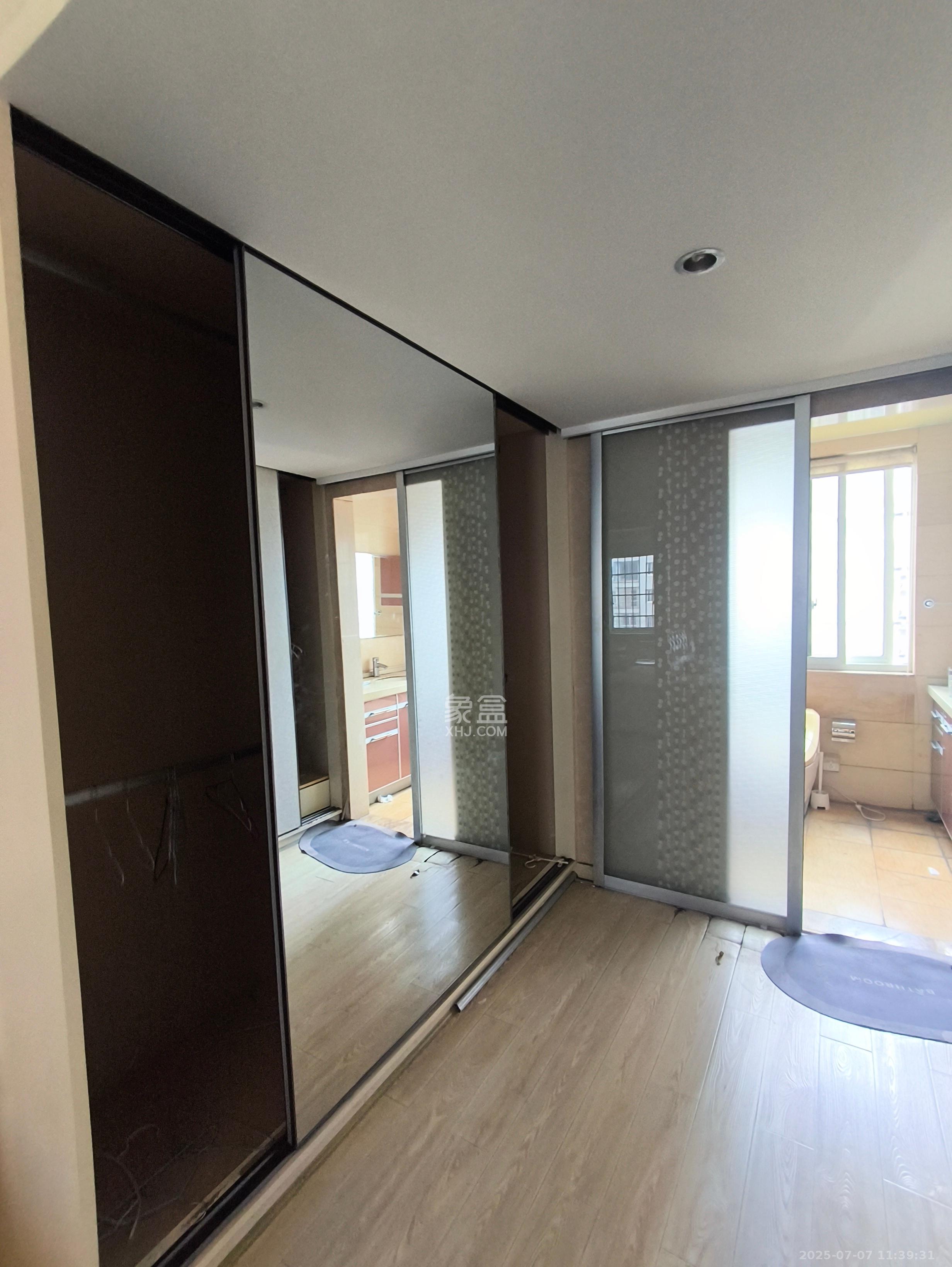 月湖兰庭  4室2厅2卫   3300.00元/月室内图