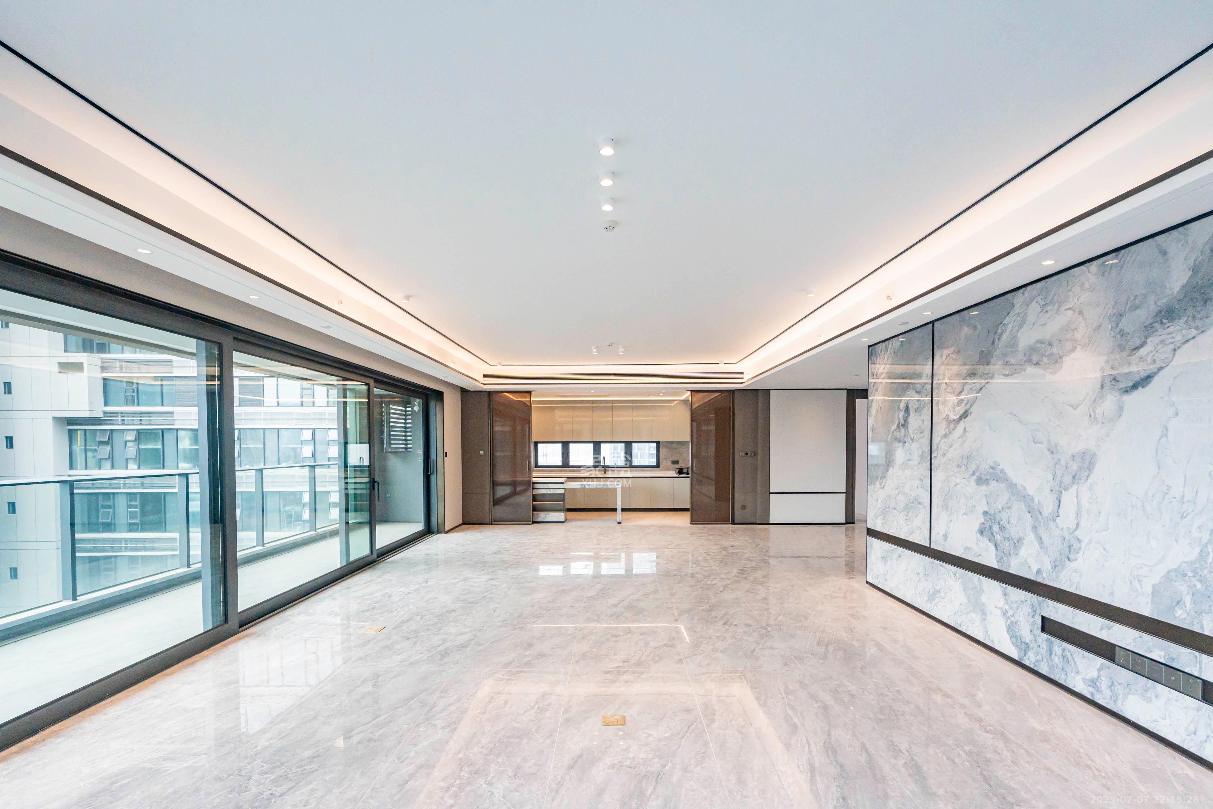 建发养云  5室2厅3卫   730.00万
