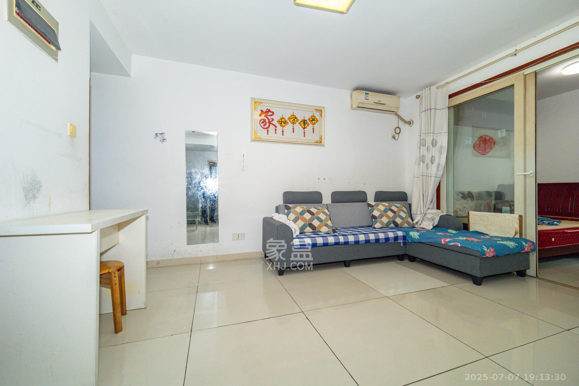 蝴蝶谷 1室1厅1卫 28.0万 蝴蝶谷 1室1厅1卫 28.0万客厅