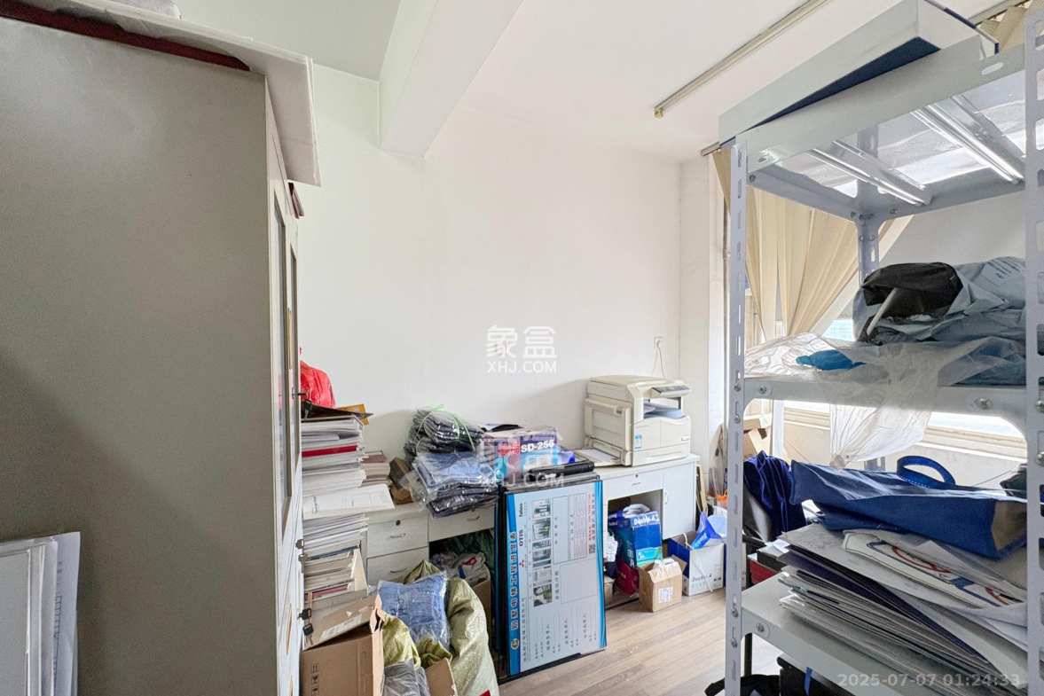 定王府  5室2厅2卫    155.0万 定王府  5室2厅2卫    155.0万阳台