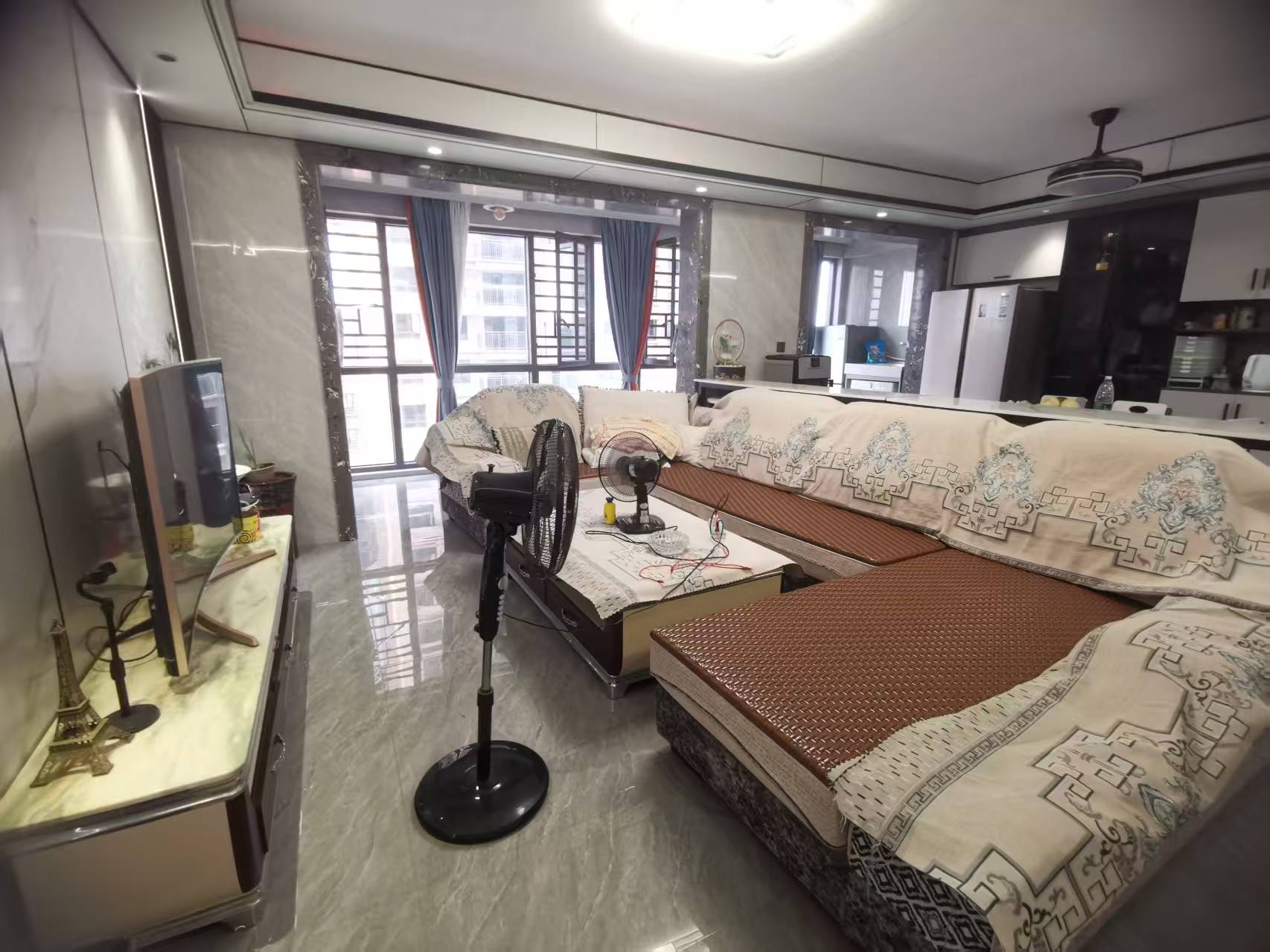 北建理想城 4室2厅1卫 2000.0元/月 北建理想城 4室2厅1卫 2000.0元/月室内图