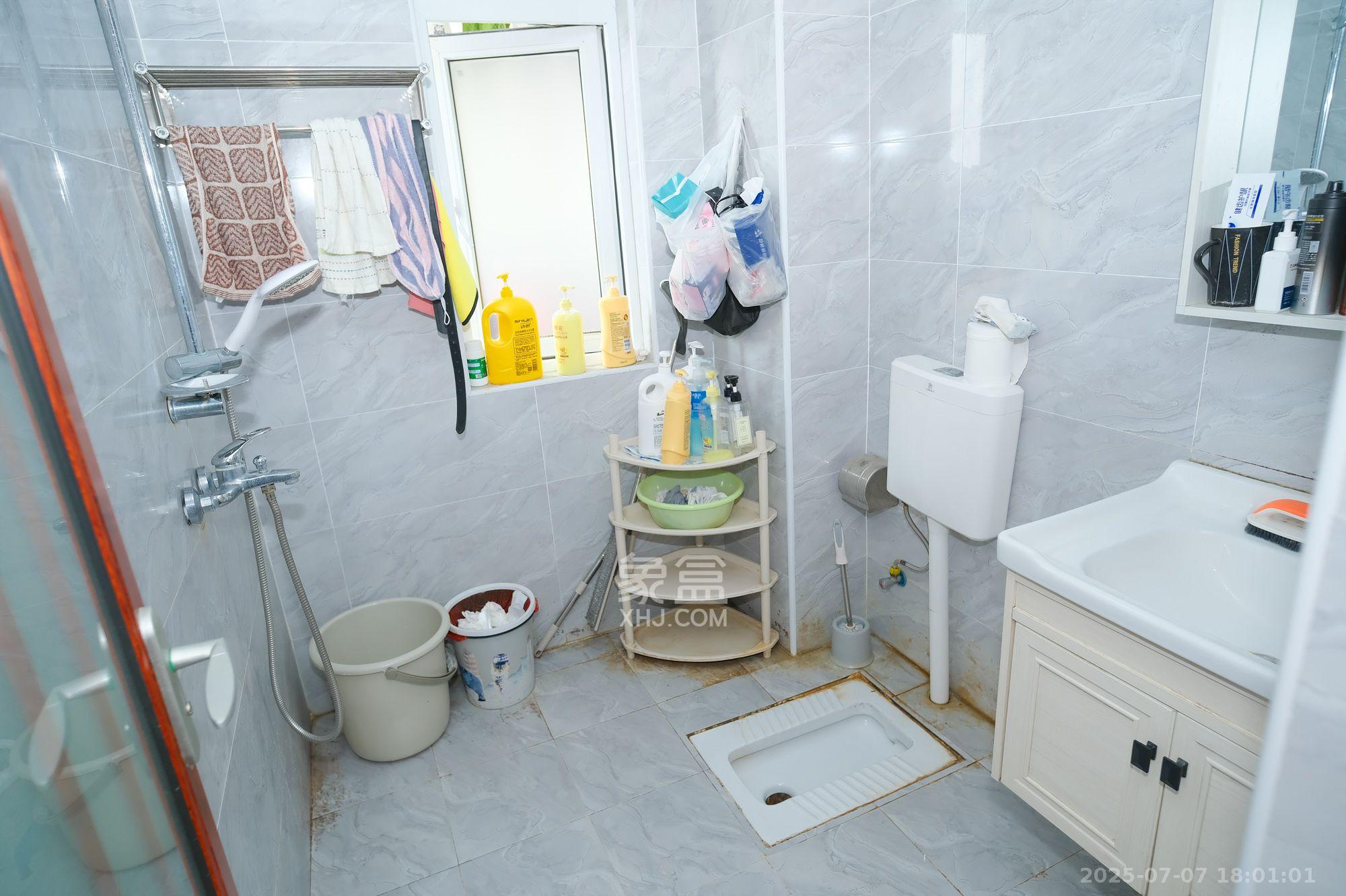 和悦城(蟠龙景苑) 3室2厅1卫 1600.0元/月 和悦城(蟠龙景苑) 3室2厅1卫 1600.0元/月室内图