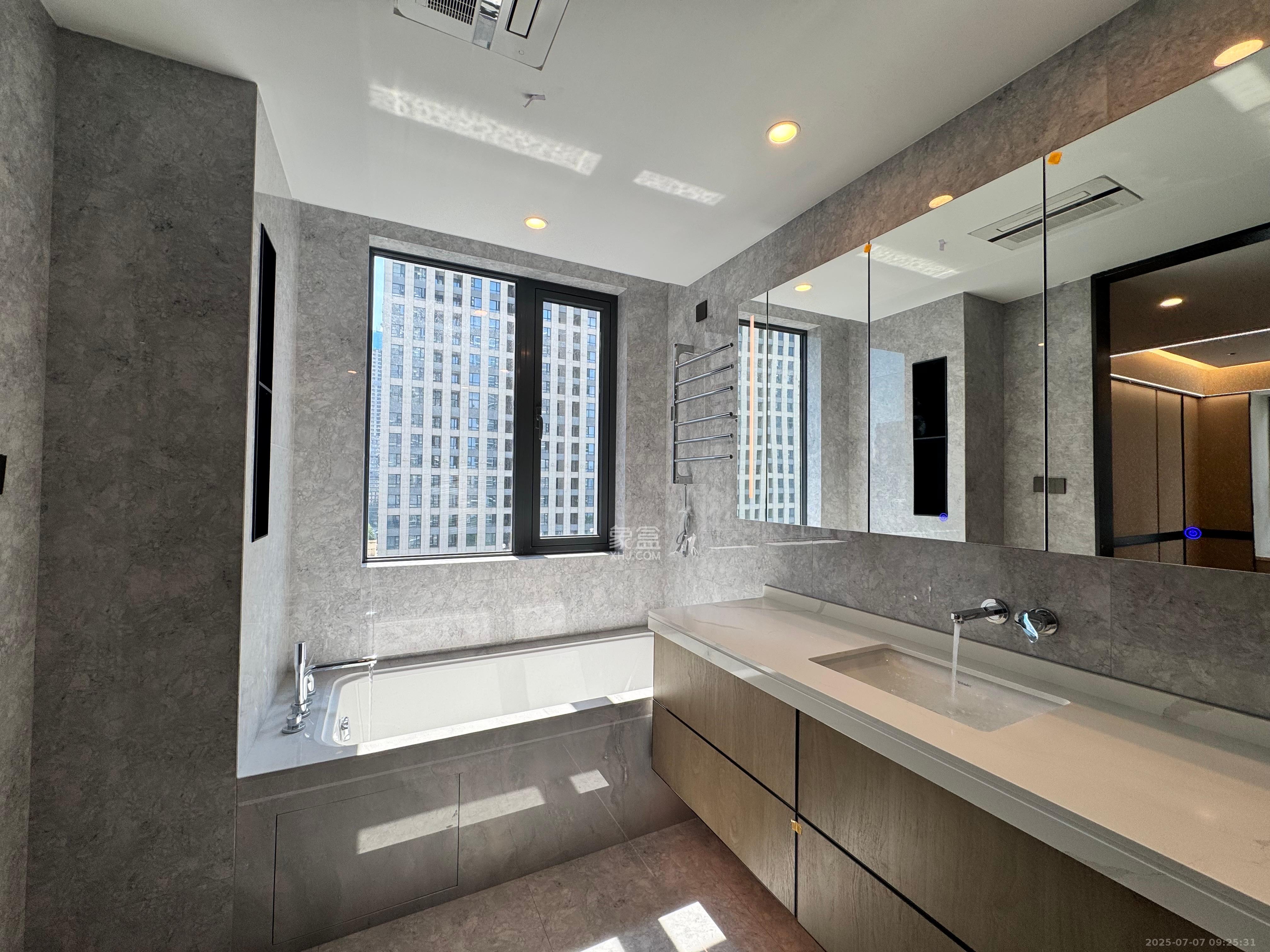 旭辉铂悦湘江 4室2厅3卫 12000.0元/月 旭辉铂悦湘江 4室2厅3卫 12000.0元/月室内图