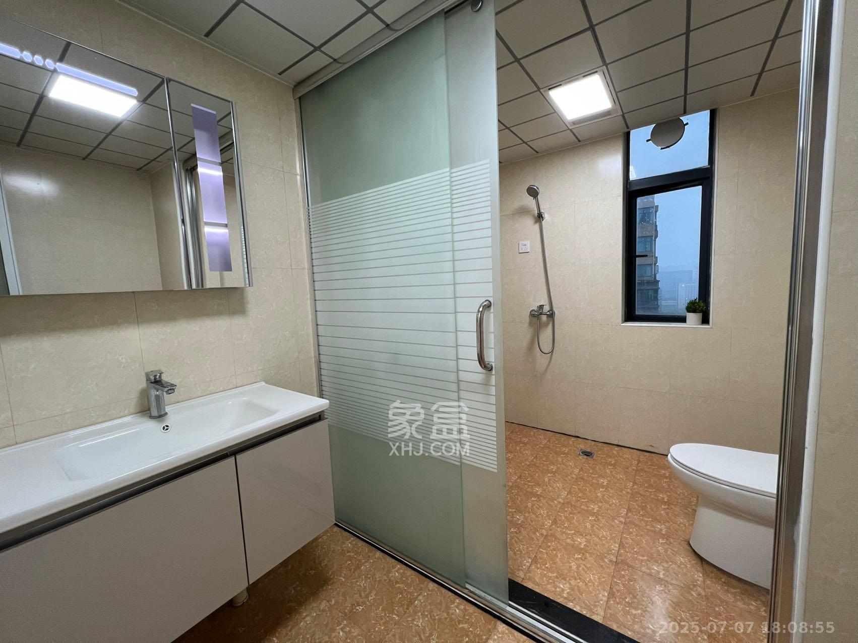 湘府9号  3室1厅2卫   3000.00元/月室内图