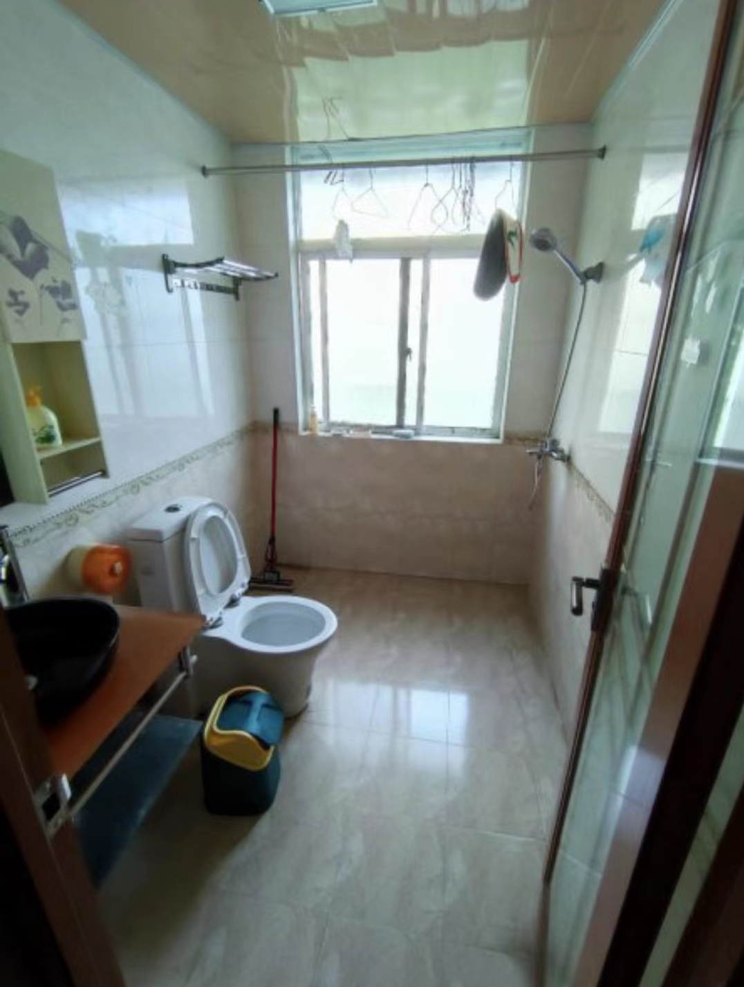 东兴花园 3室2厅2卫 2000.0元/月 东兴花园 3室2厅2卫 2000.0元/月室内图