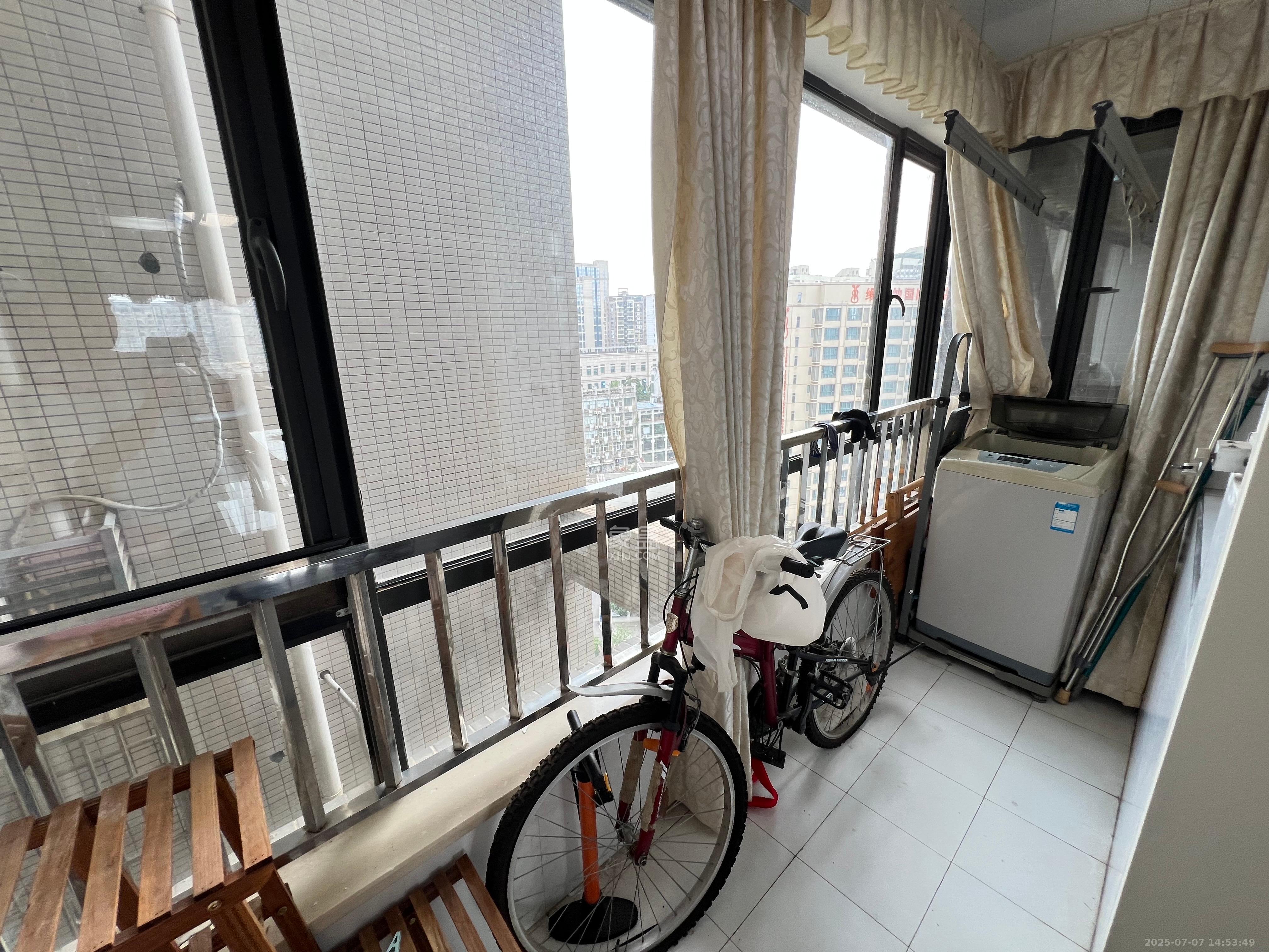 和庄  3室2厅2卫   2200.00元/月室内图