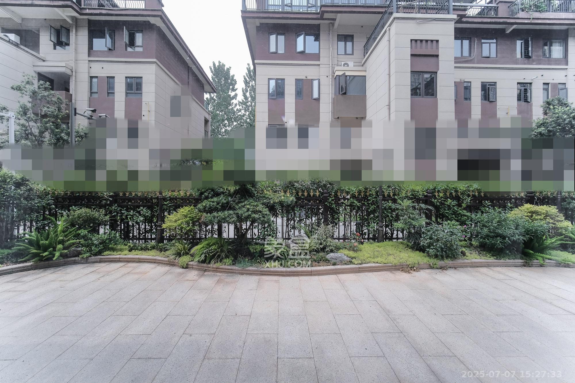 碧桂园翘楚棠  5室2厅3卫    450.0万 碧桂园翘楚棠  5室2厅3卫    450.0万阳台