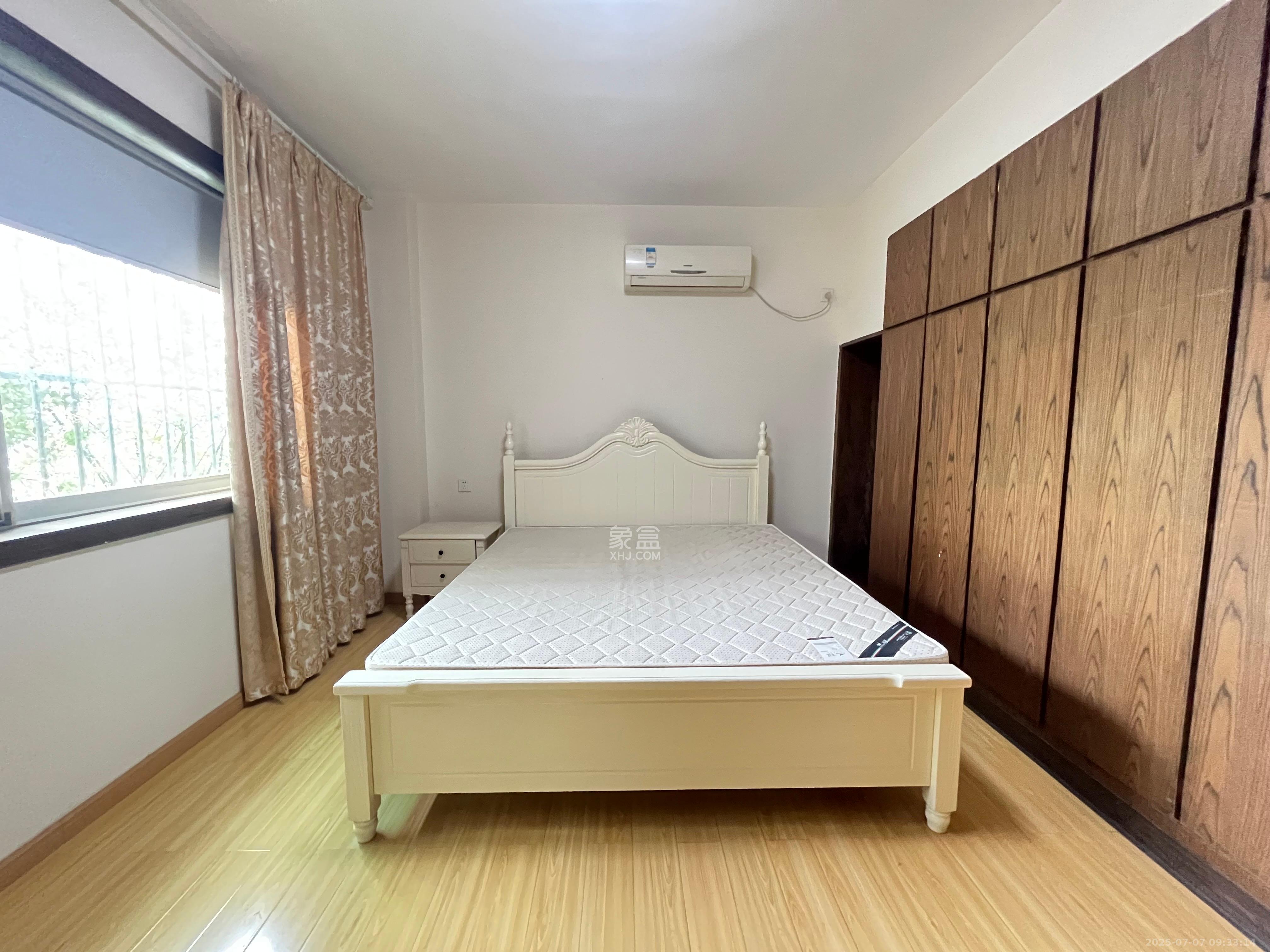 都市先锋  2室2厅1卫   2600.00元/月室内图