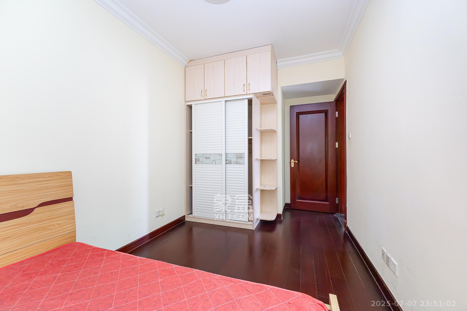 恒大名都 3室2厅2卫 72.0万 恒大名都 3室2厅2卫 72.0万卧室