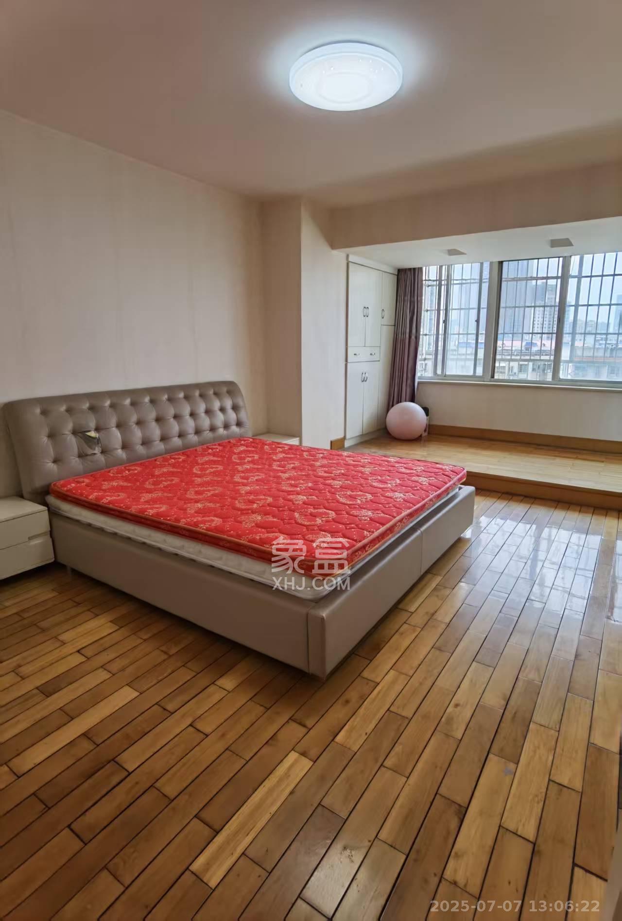 中国人民财产股份公司宿舍(人民保险公司宿舍) 3室1厅2卫 2600.0元/月 中国人民财产股份公司宿舍(人民保险公司宿舍) 3室1厅2卫 2600.0元/月室内图