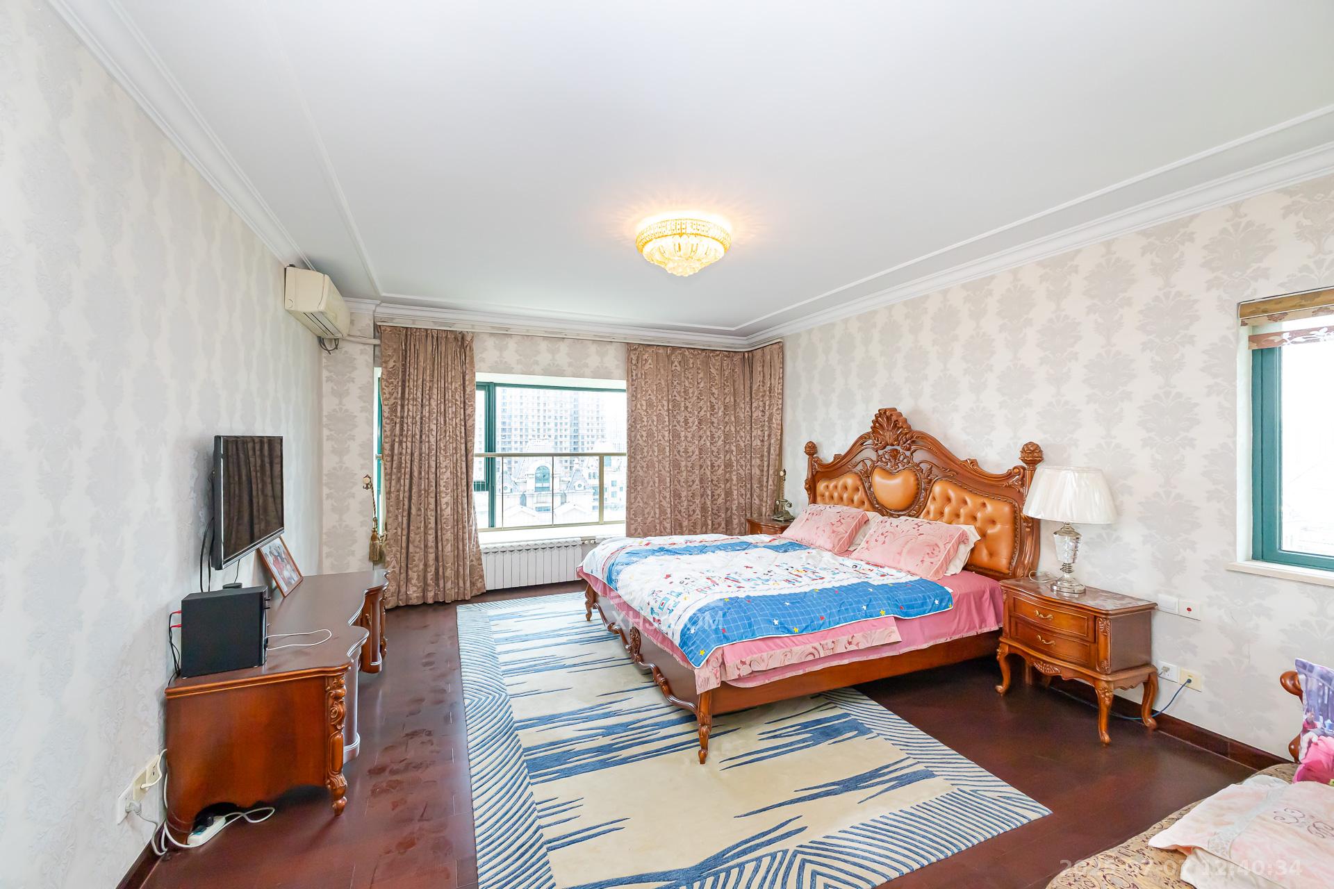 恒大名都 4室2厅4卫 200.0万 恒大名都 4室2厅4卫 200.0万卧室