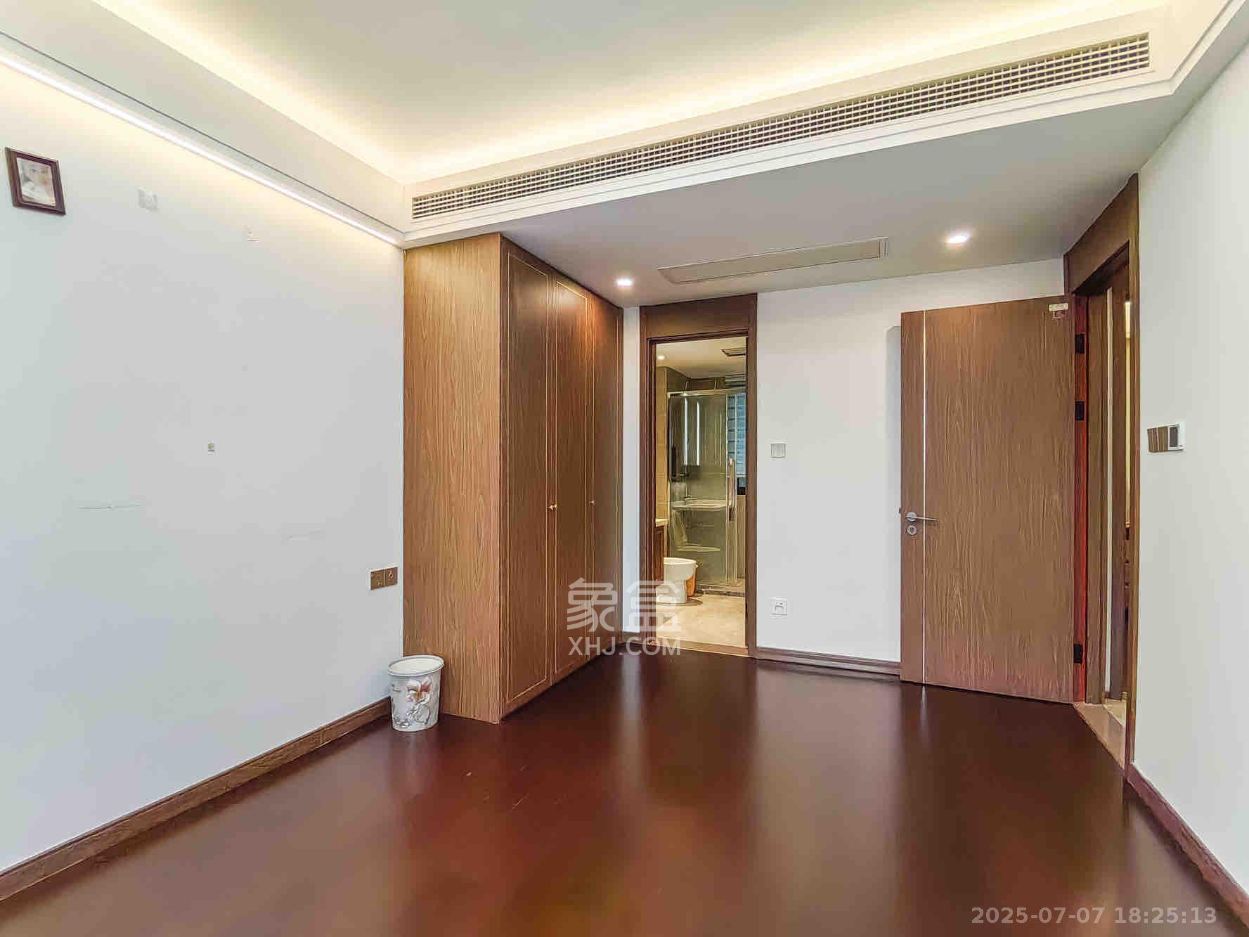 东原麓印长江B区  3室2厅2卫   3300.00元/月室内图