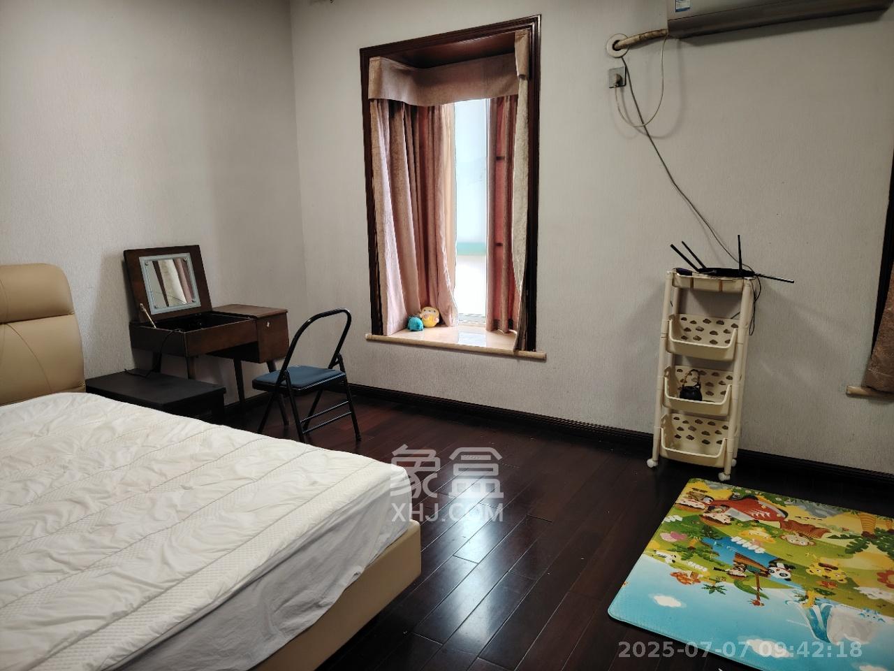 明城公寓  3室2厅2卫    2500.0元/月室内图