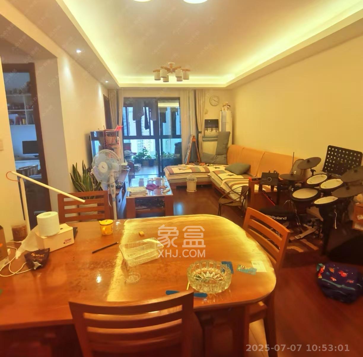 万科里金域滨江  3室2厅1卫    3600.0元/月 万科里金域滨江  3室2厅1卫    3600.0元/月室内图