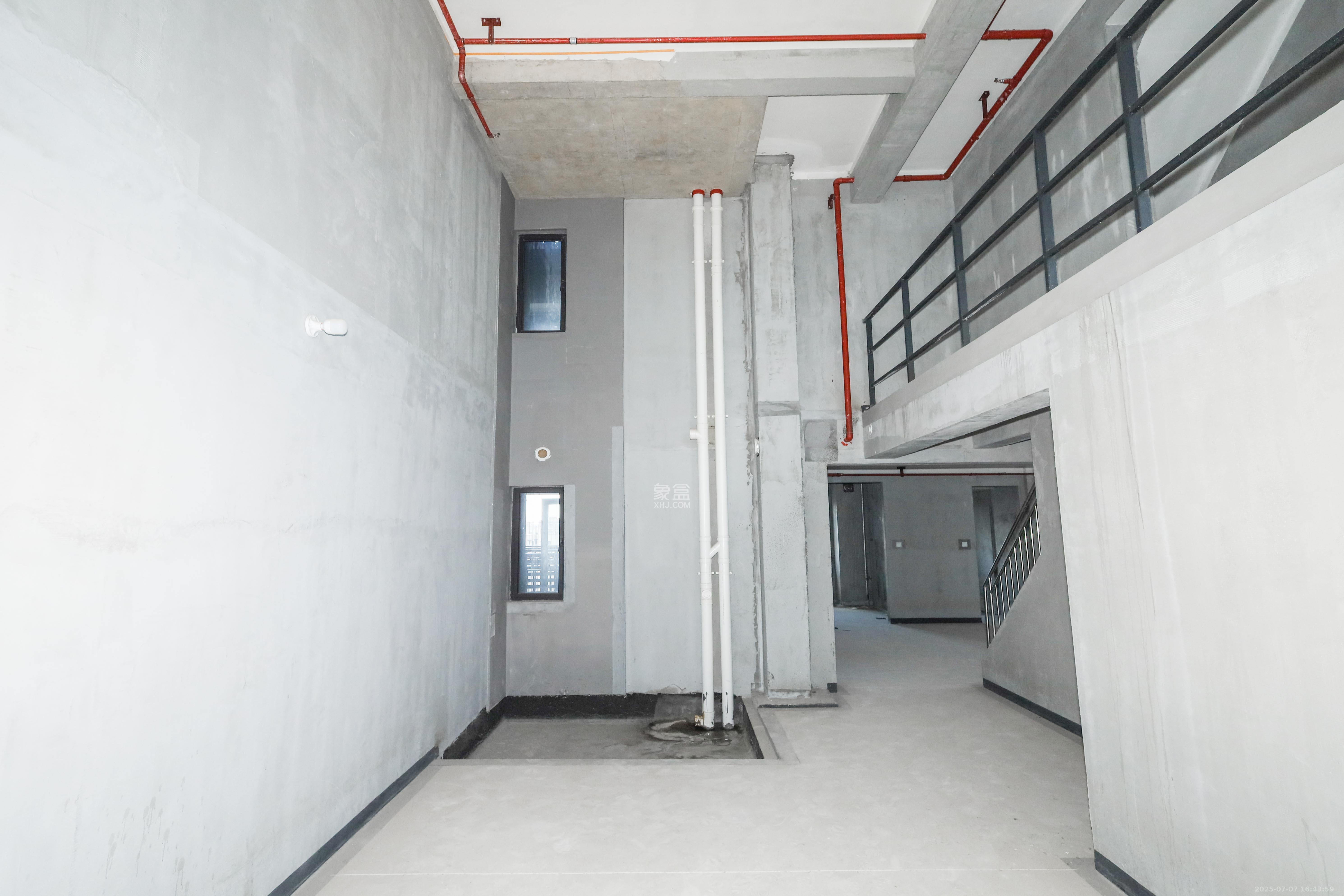建发央著  4室2厅2卫   280.00万客厅